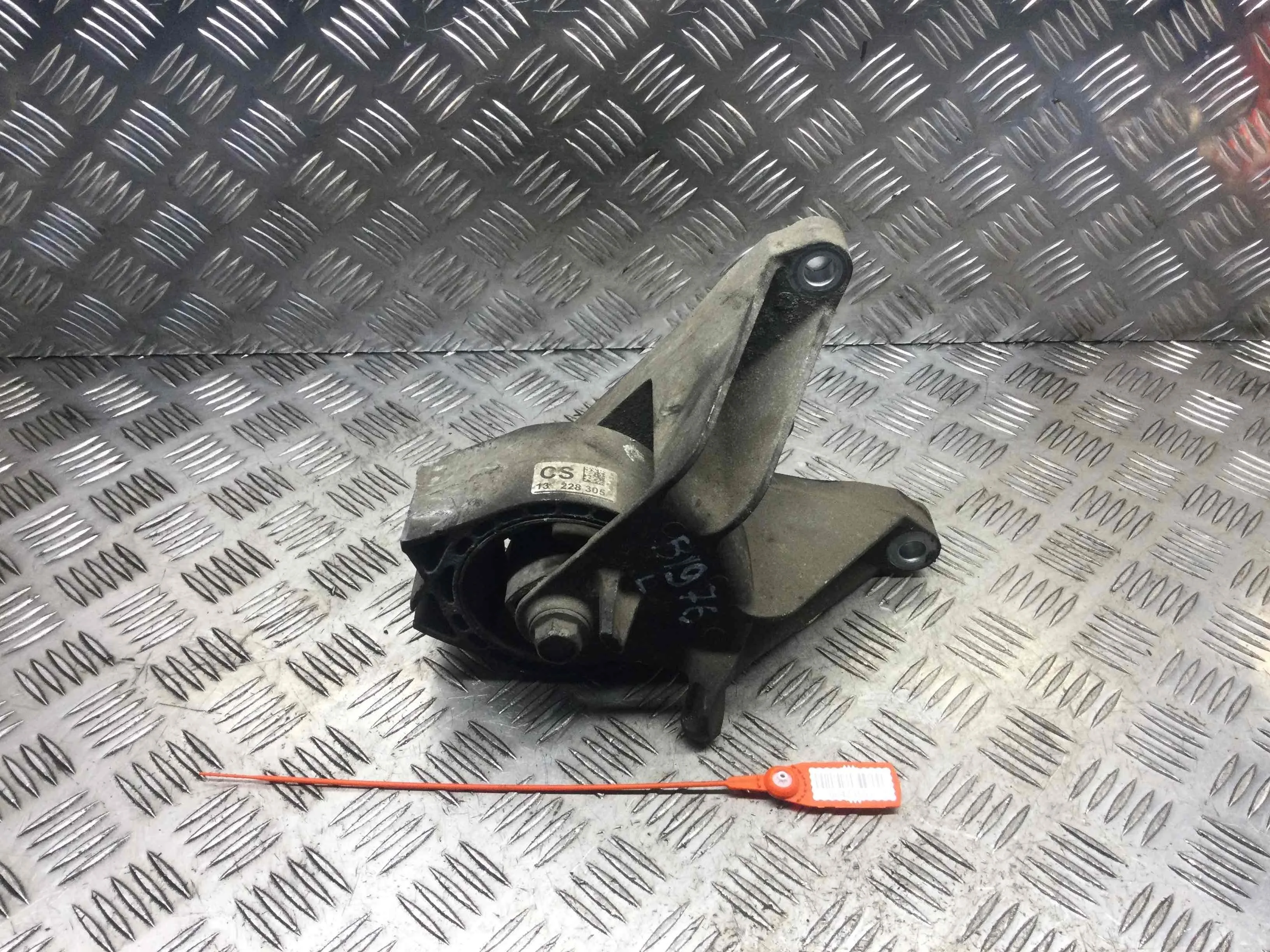 Подушка крепления двигателя Opel Astra H рестайлинг 2007 - 2010 бензин 1.8 i Механика Х/б