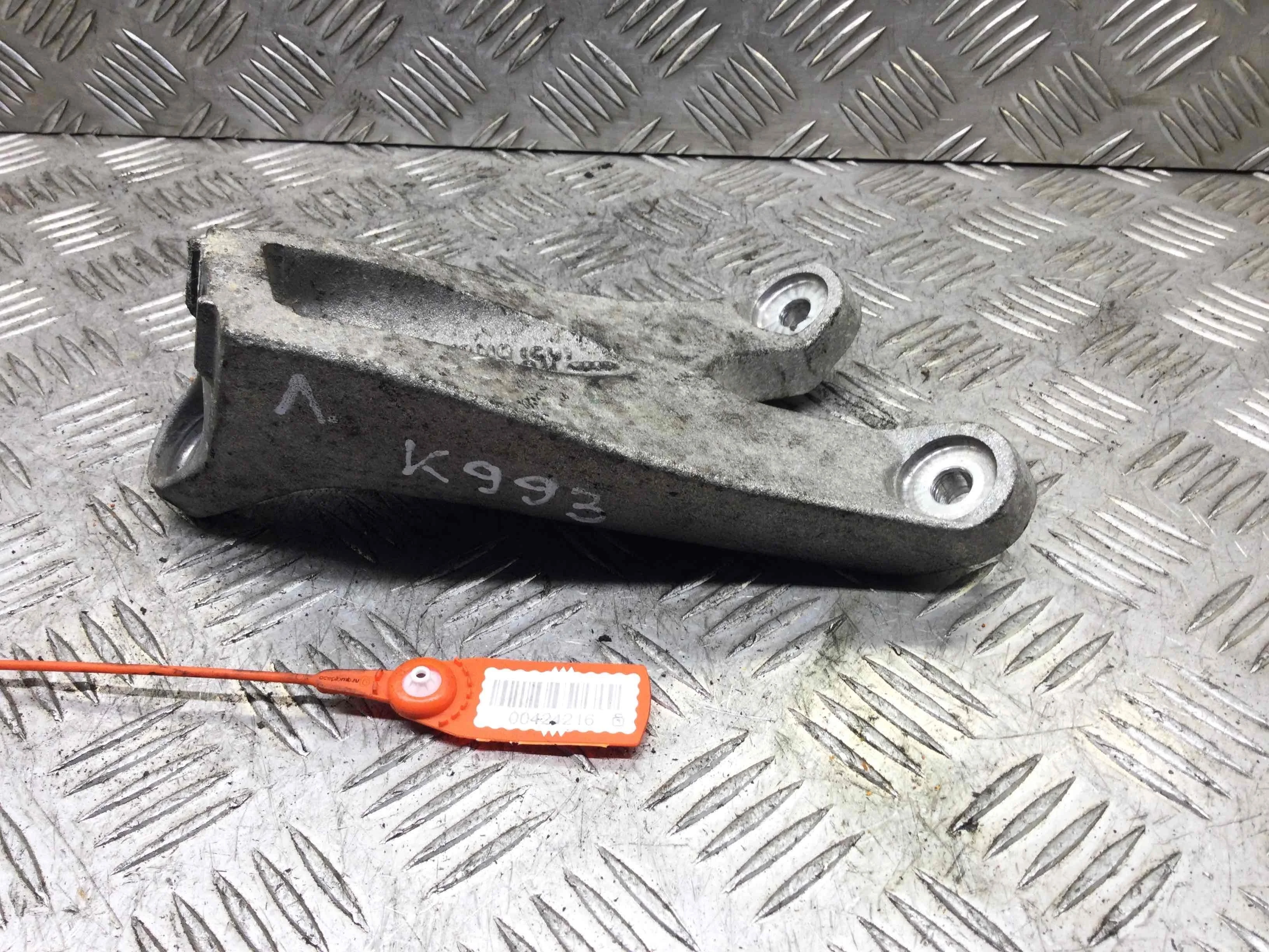 Кронштейн двигателя Audi A8 A8 D3 (4E2) 2002 - 2010 дизель 4.0 TDI Автомат Седан