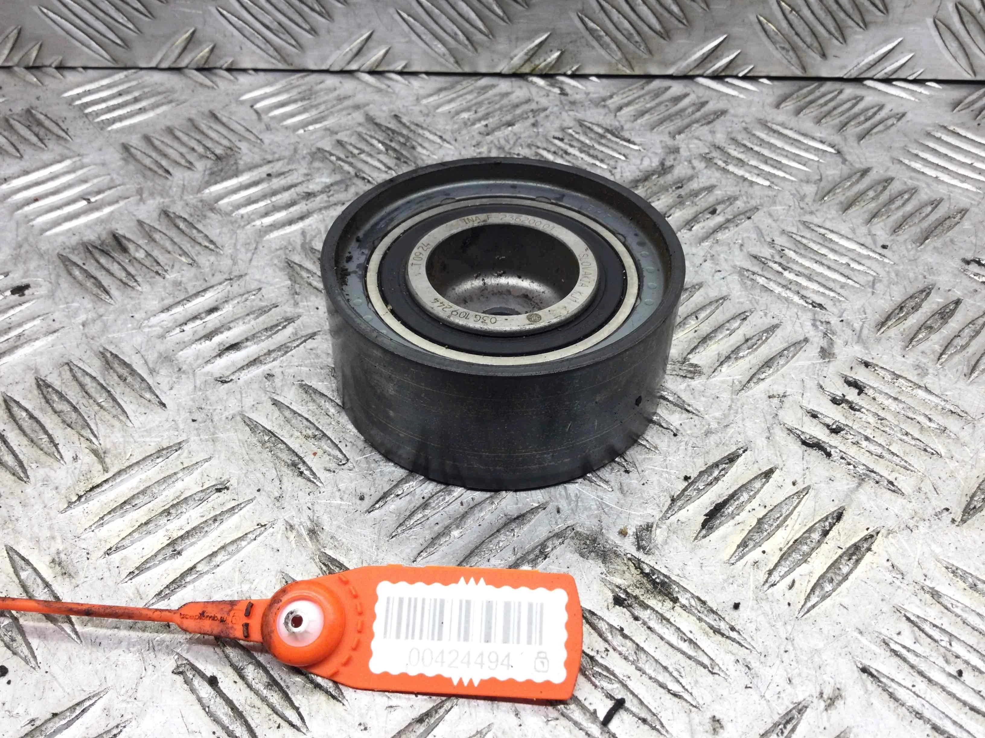 Ролик обводной Volkswagen Golf 5 поколение (2004-2009) дизель 2.0 TDI Механика Х/б