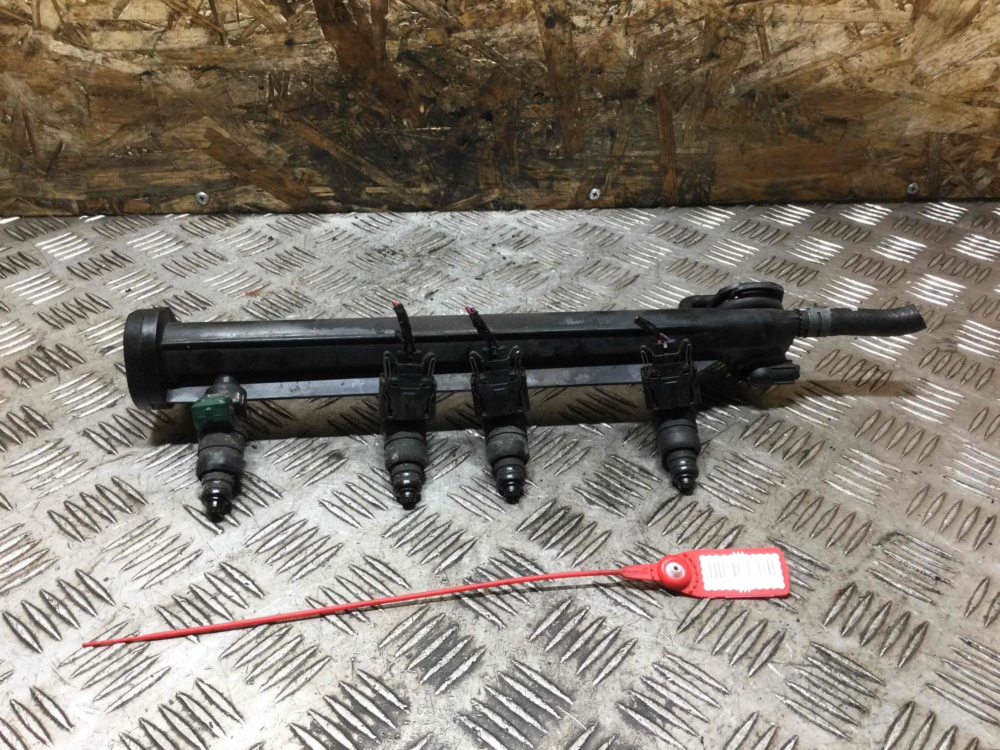 Форсунка Volkswagen Golf 4 поколение (1997-2004) бензин 1.6 i Автомат Х/б