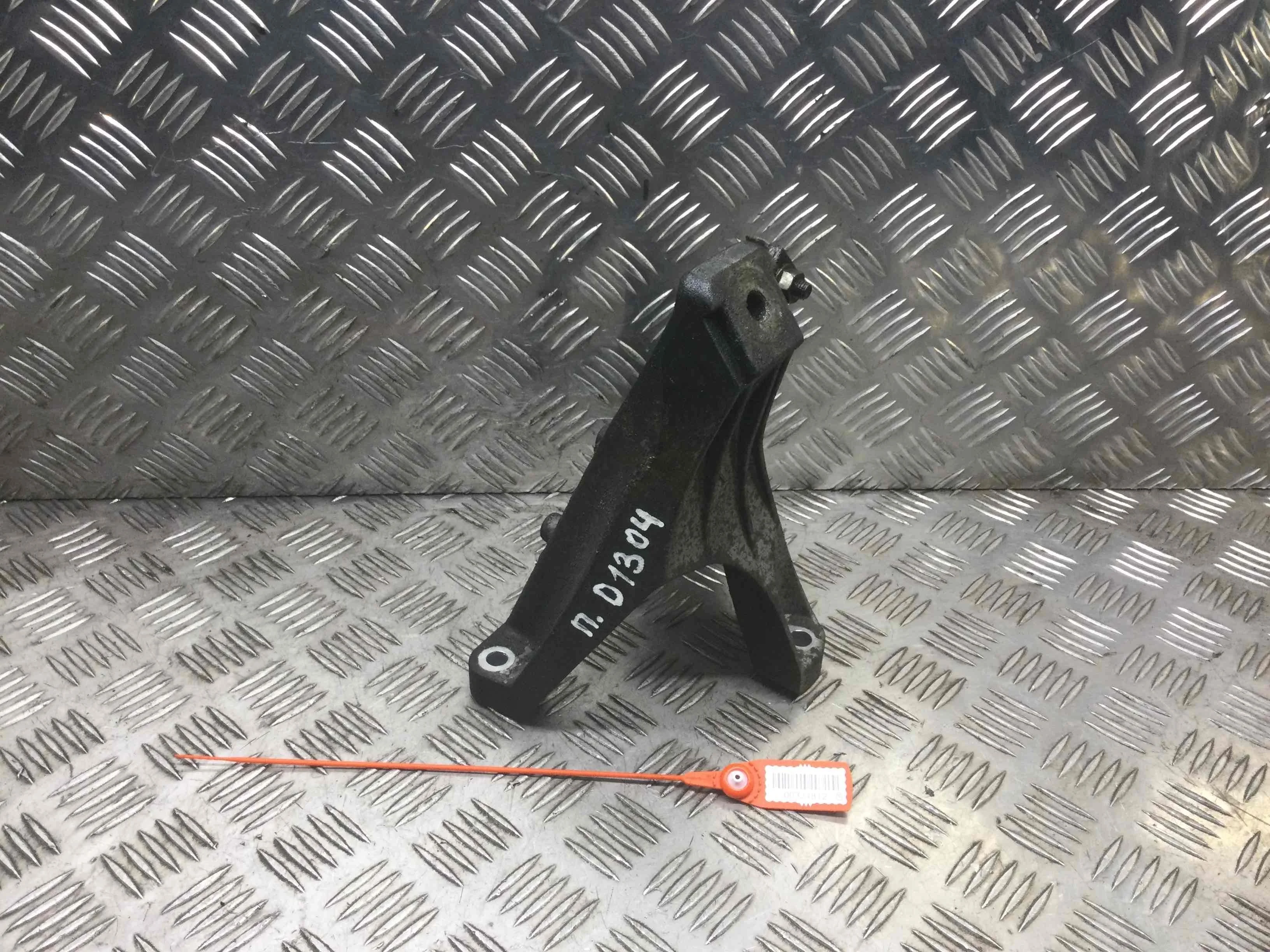 Кронштейн двигателя Audi A6 C6/4F (2004-2008) дизель 2.0 TDI Вариатор Седан