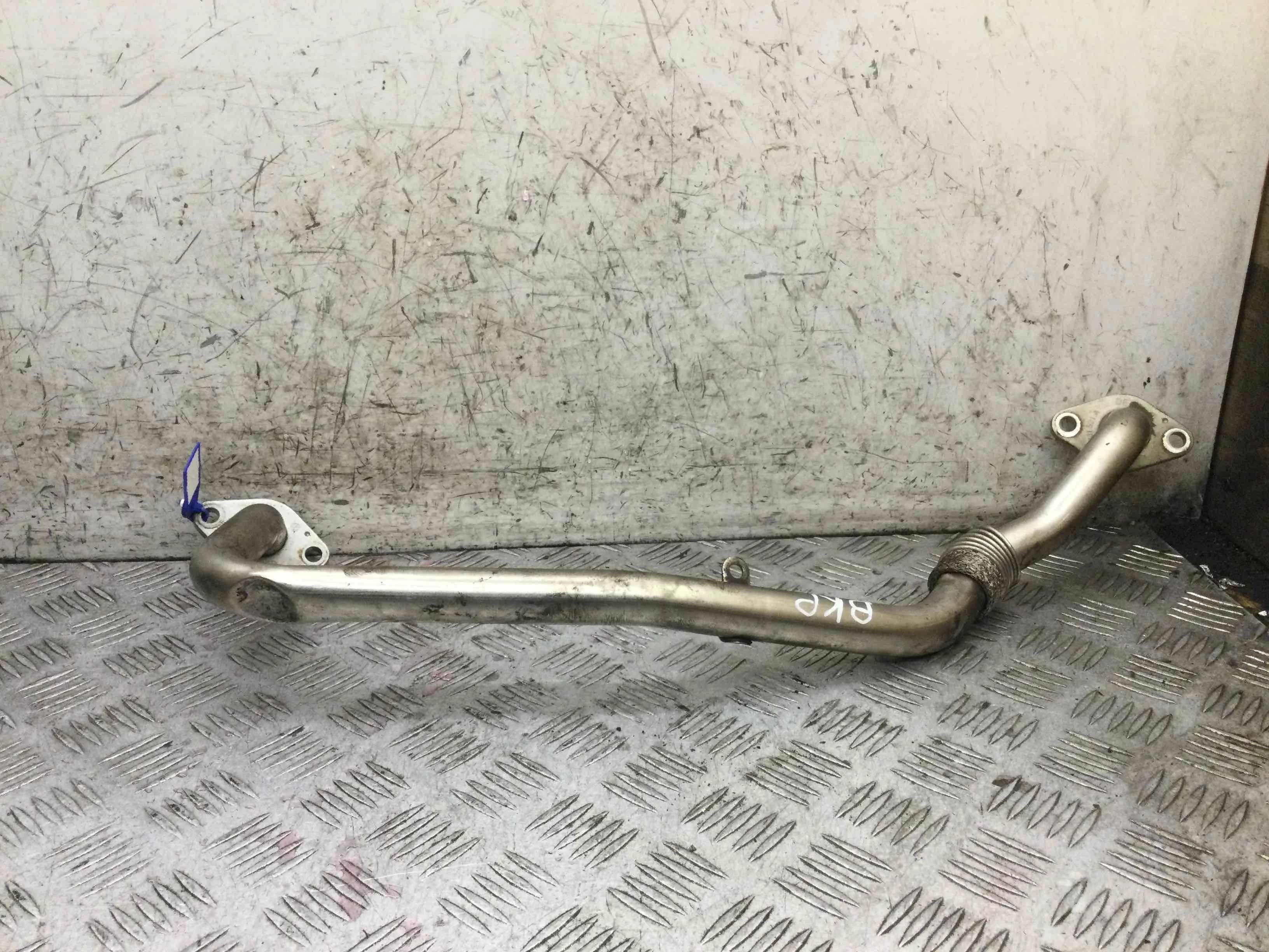 Трубка системы рециркуляции EGR Volkswagen Golf 5 поколение (2004-2009) дизель 2.0 TDI Механика Х/б