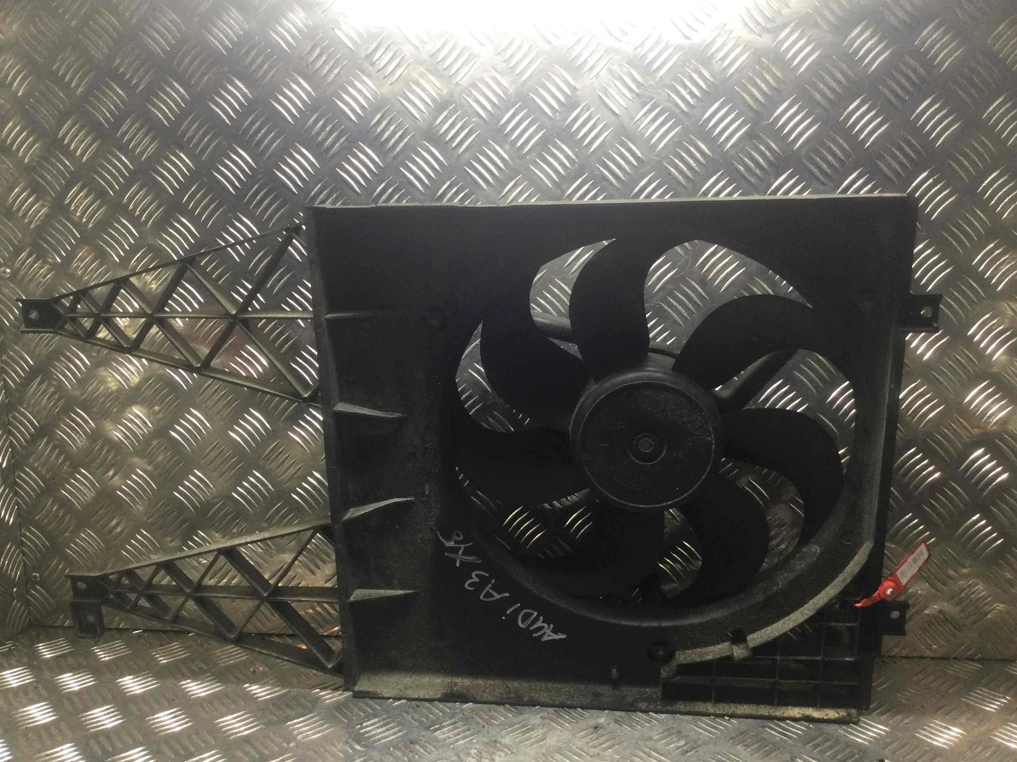 Вентилятор радиатора Audi A3 8L [рестайлинг] (2000-2003) бензин 1.6 i Автомат Х/б