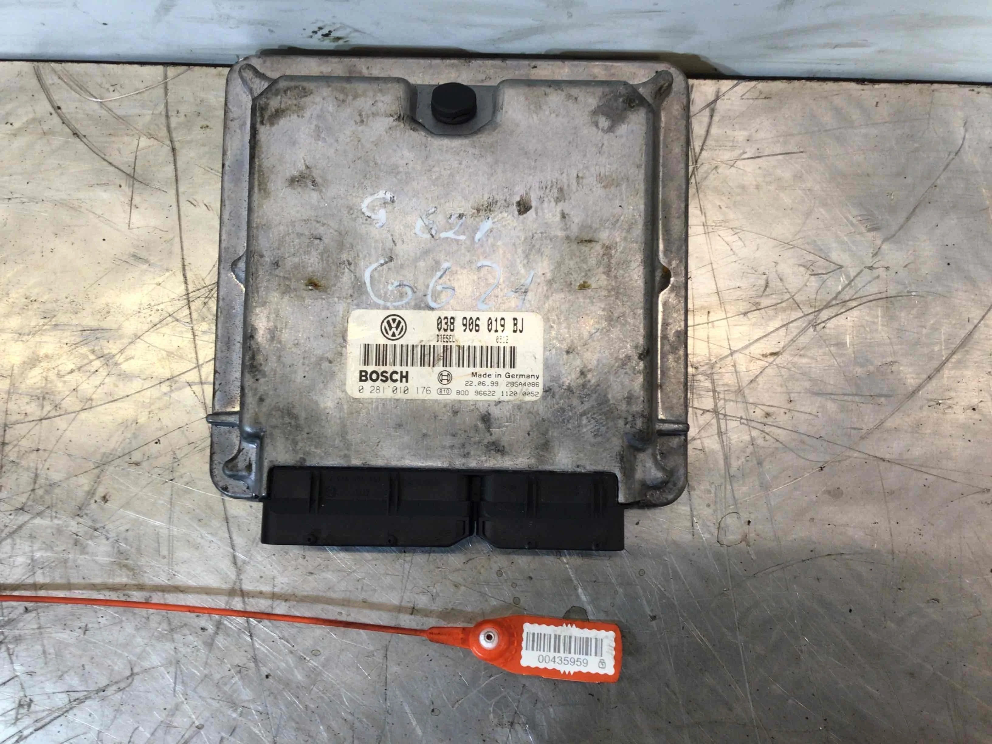 Блок управления двигателем Volkswagen Passat B5 (1996-2000) дизель 1.9 TDI Механика Х/б