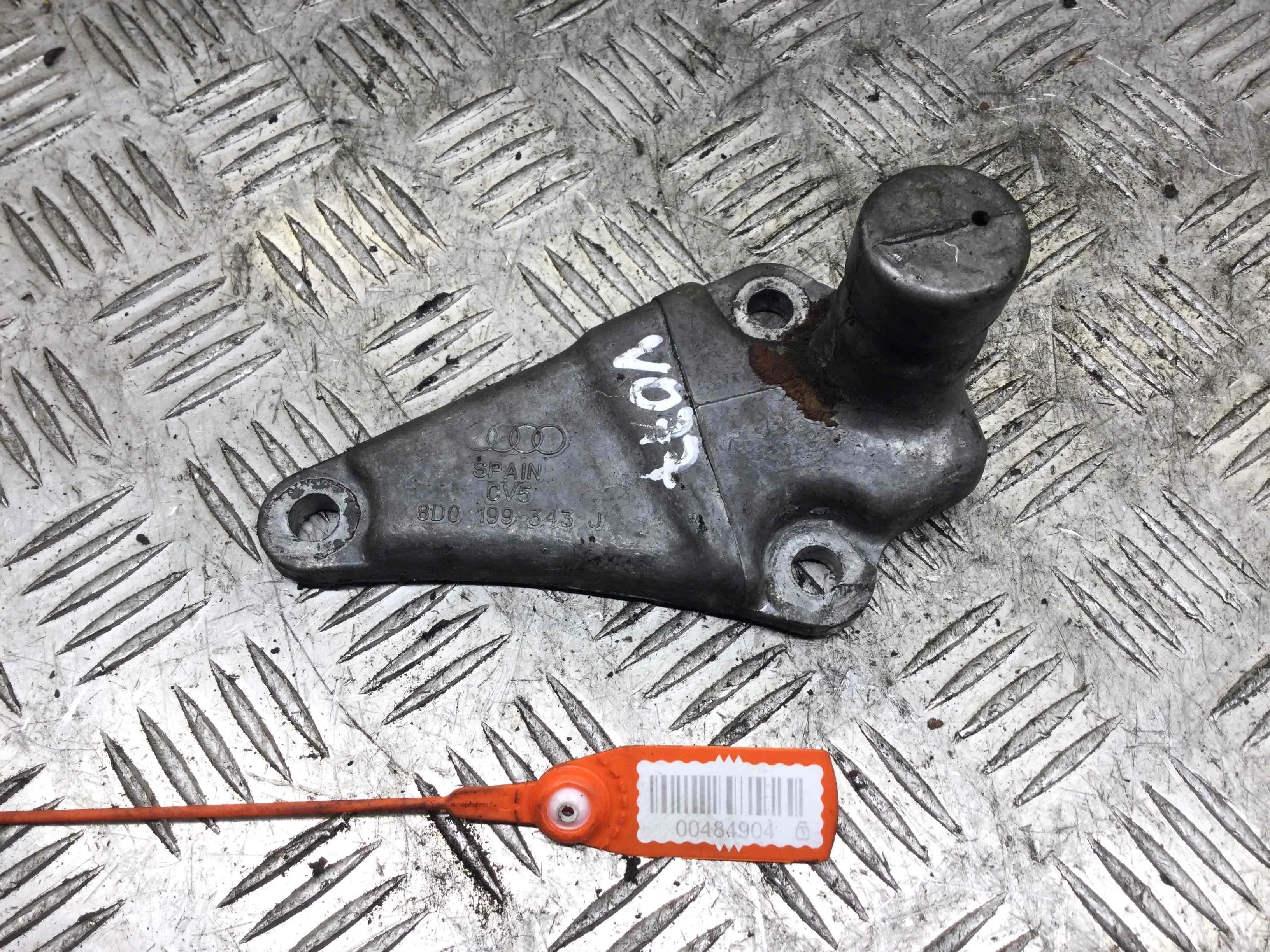 Кронштейн двигателя Audi A6 C5/4B (1997-2004) дизель 2.5 TDI Механика Универсал