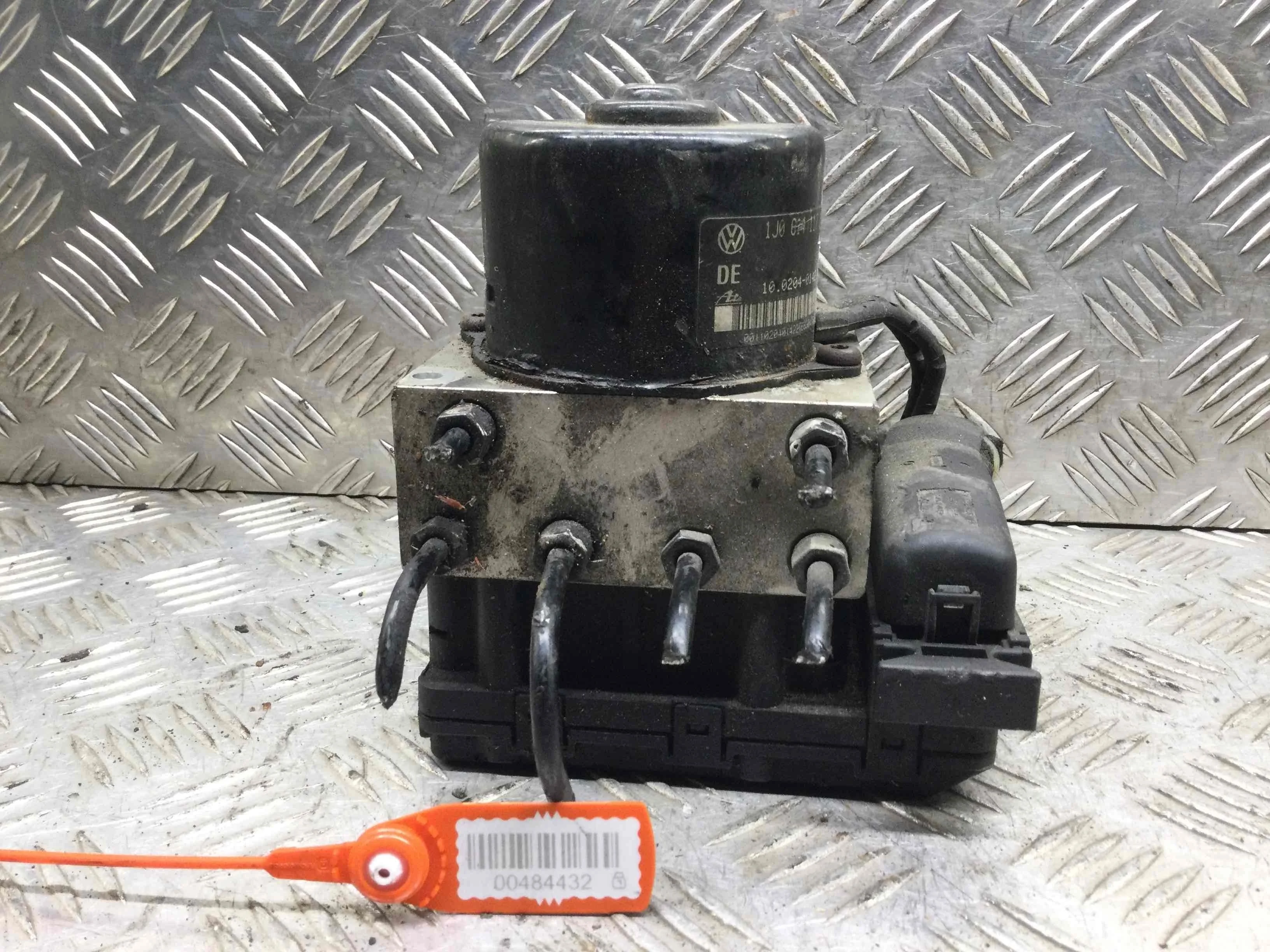 Блок ABS Volkswagen Golf 4 поколение (1997-2004) бензин 1.4 i Механика Х/б