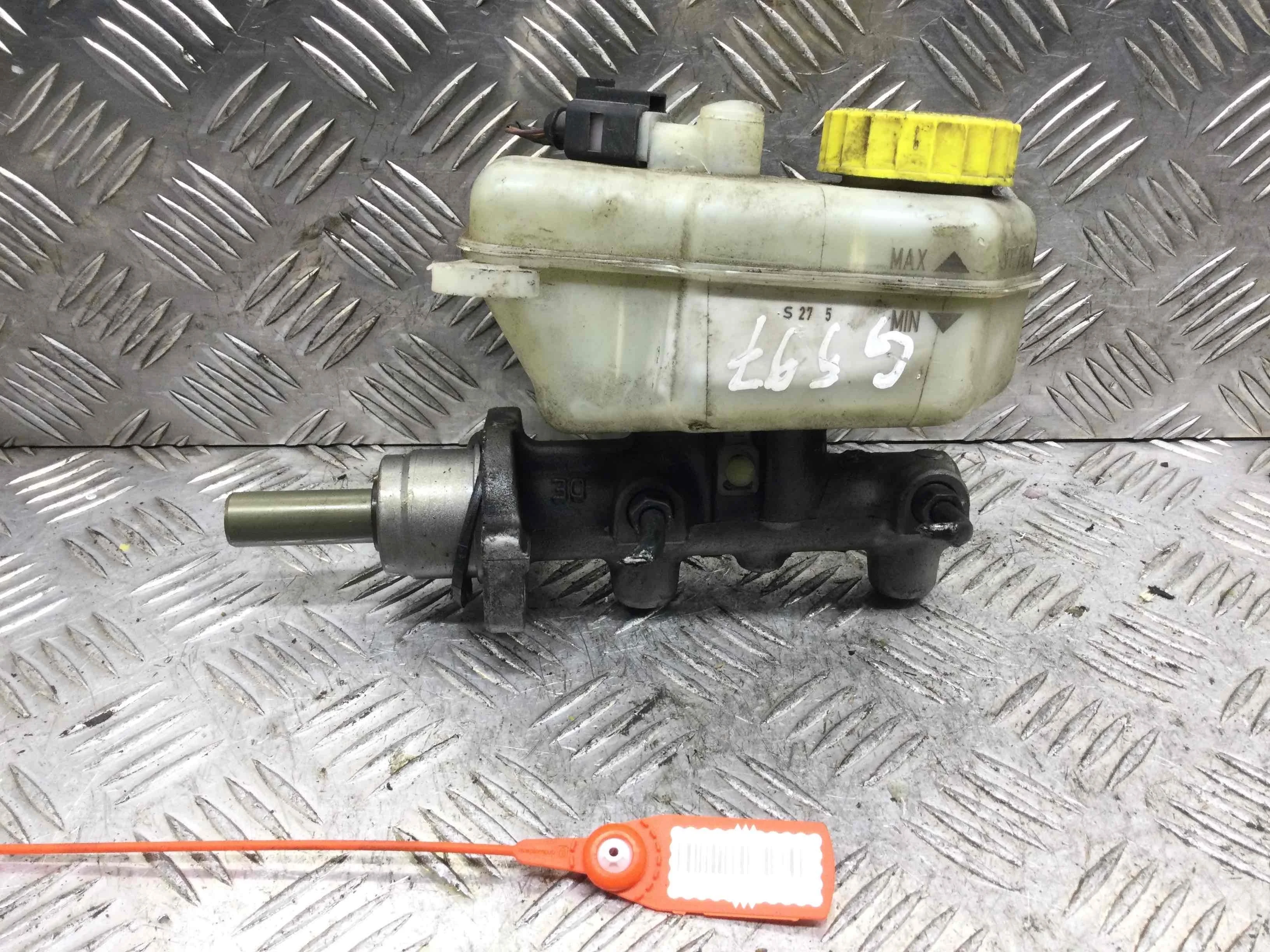 Цилиндр тормозной главный Skoda Fabia 1 поколение [рестайлинг] (2004-2007) бензин 2.0 i Механика Универсал