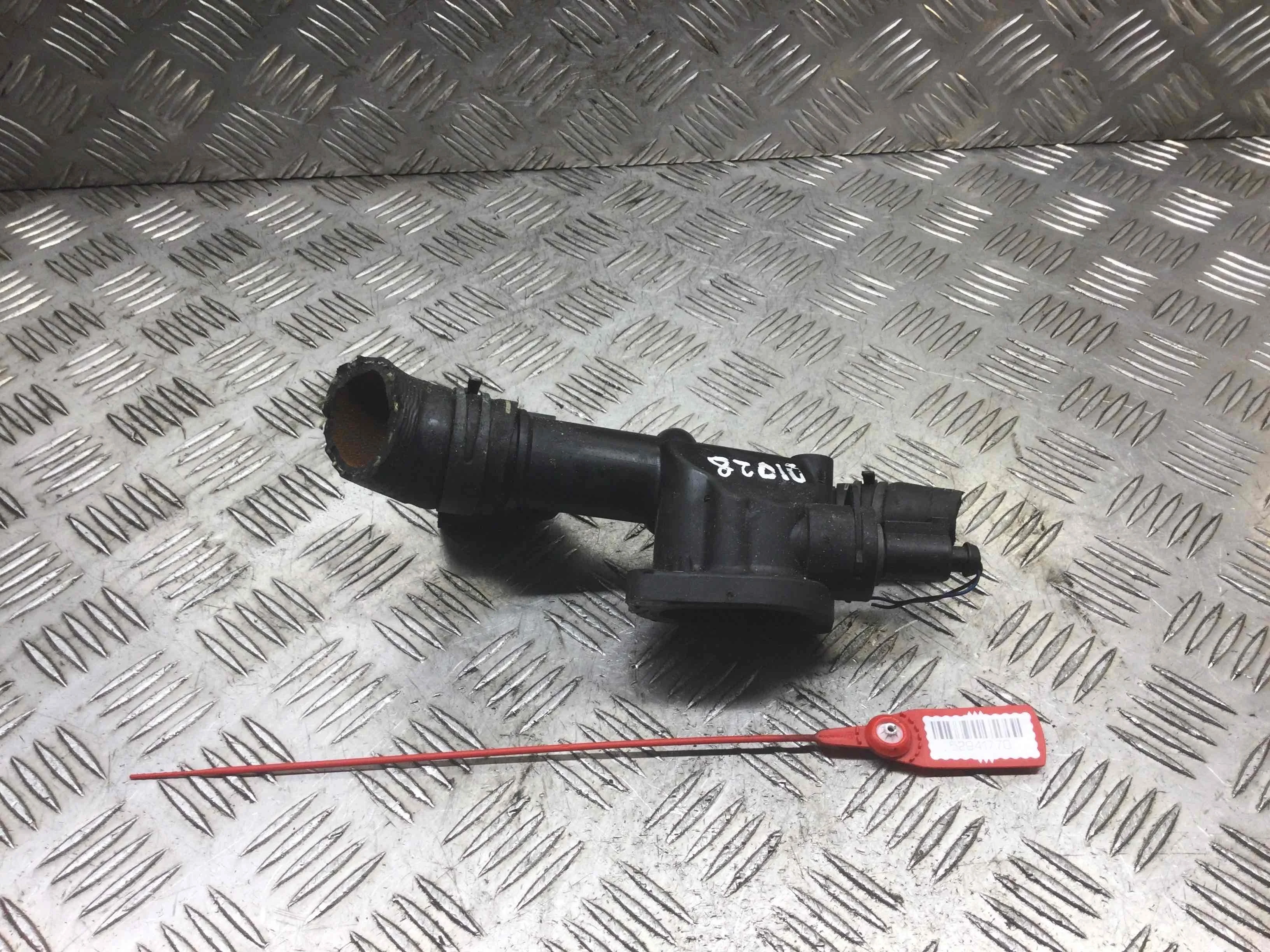 Фланец (тройник) системы охлаждения Volkswagen Golf 6 поколение (2008-2015) дизель 2.0 TDI DSG Х/б