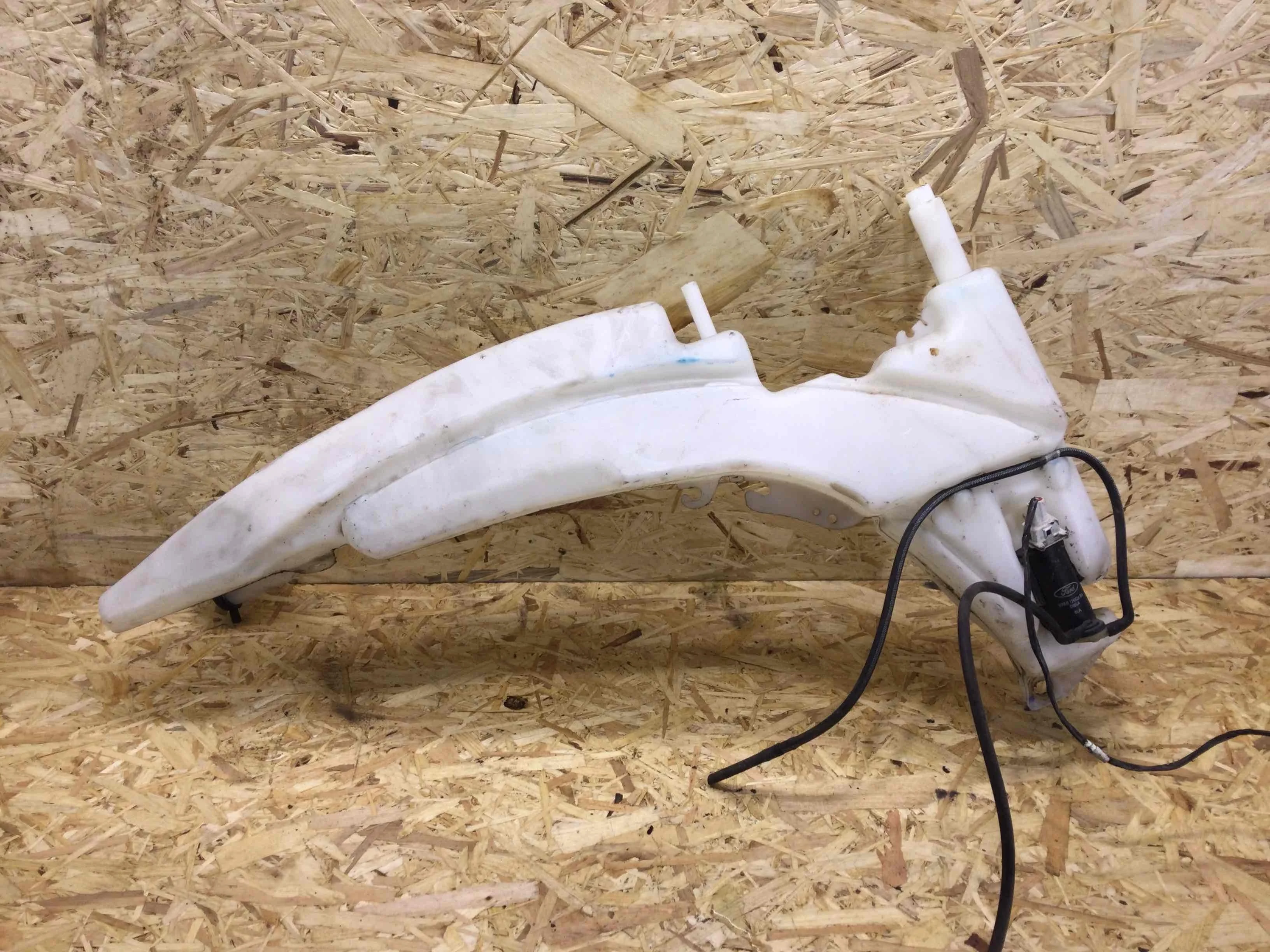 Бачок омывателя Ford Focus 1 поколение (1998-2001) бензин 1.8 i Механика Седан