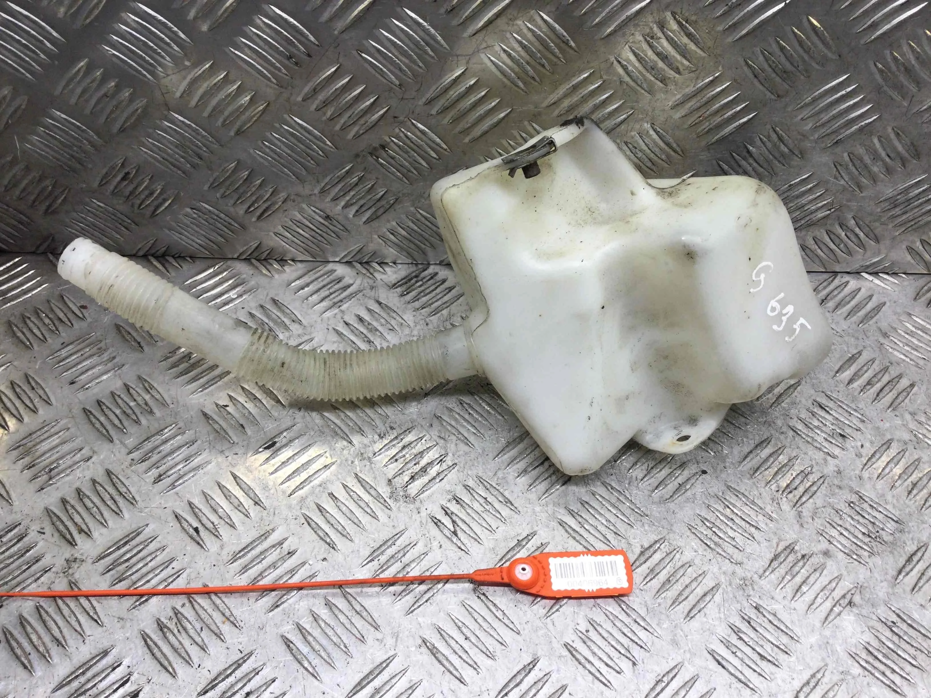 Бачок омывателя Volvo V50 1 поколение 2003-2007 дизель 2.0 HDI Механика Х/б