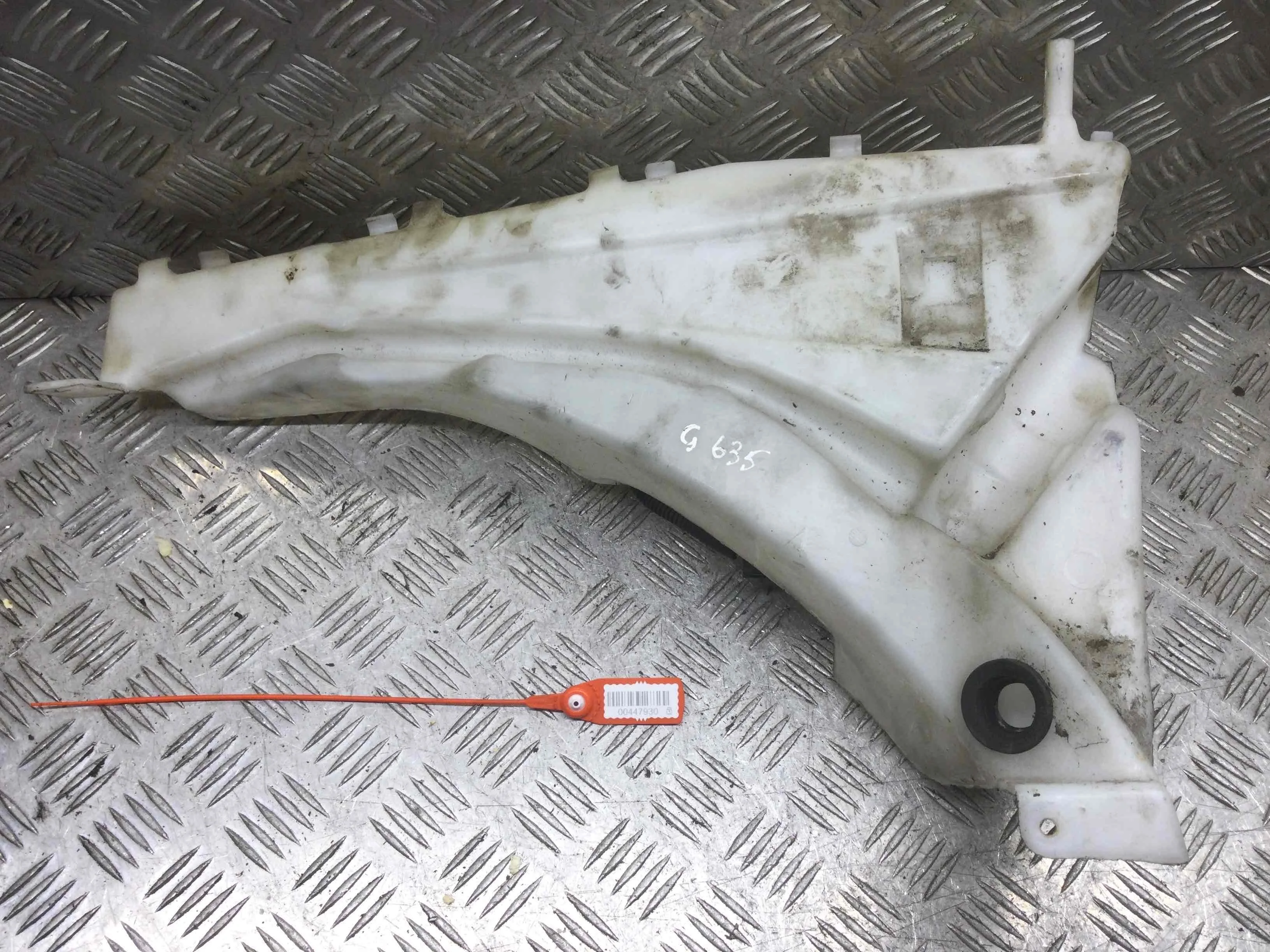 Бачок омывателя Volvo V50 1 поколение 2003-2007 дизель 2.0 HDI Механика Х/б