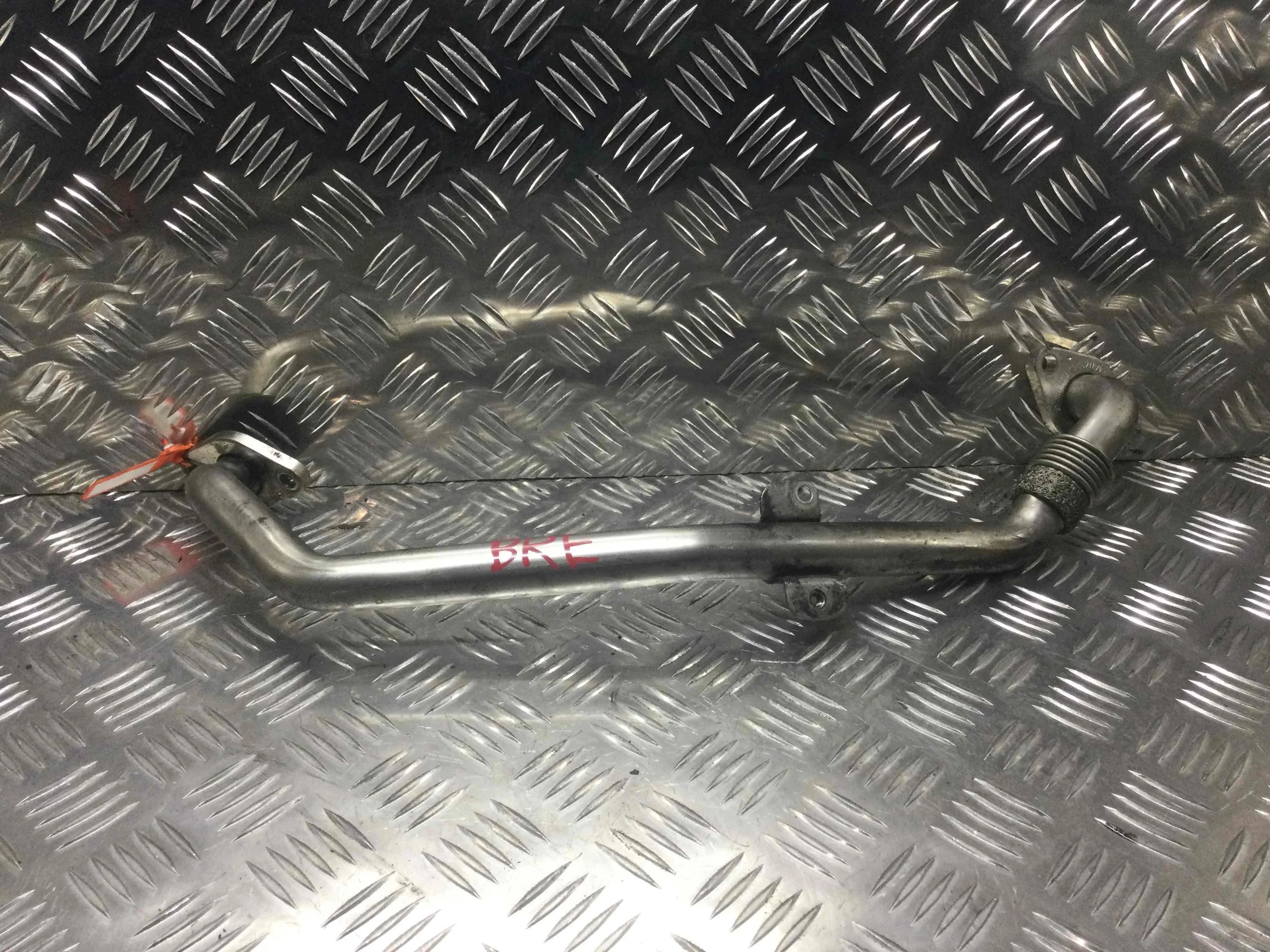 Трубка системы рециркуляции EGR Audi A6 C6/4F (2004-2008) дизель 2.0 TDI Вариатор Седан