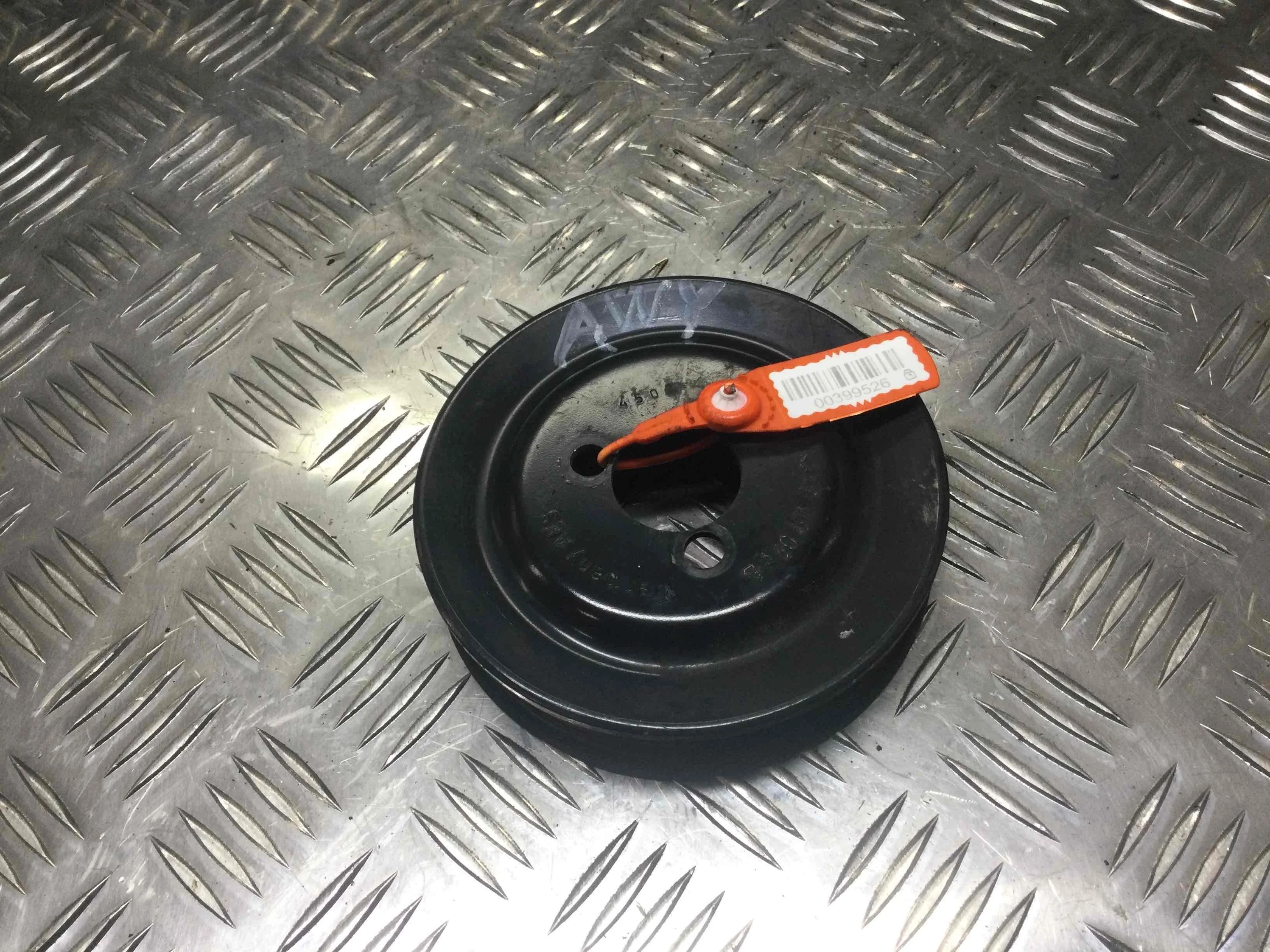 Шкив помпы Volkswagen Polo 4 поколение (2001-2005) бензин 1.2 i Механика Х/б