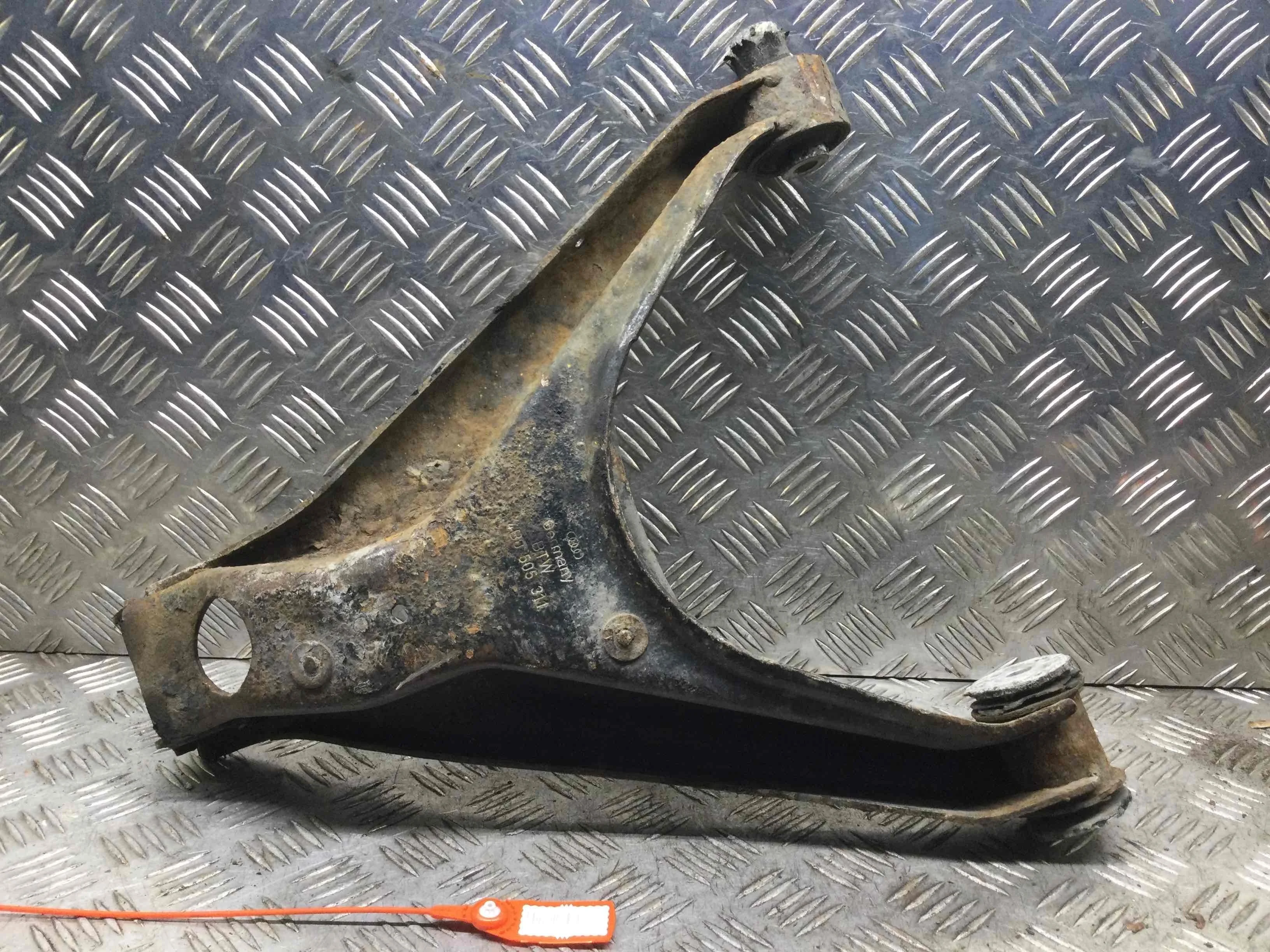 Рычаг задний левый Audi A6 C5/4B (1997-2004) дизель 2.5 TDI Автомат Седан