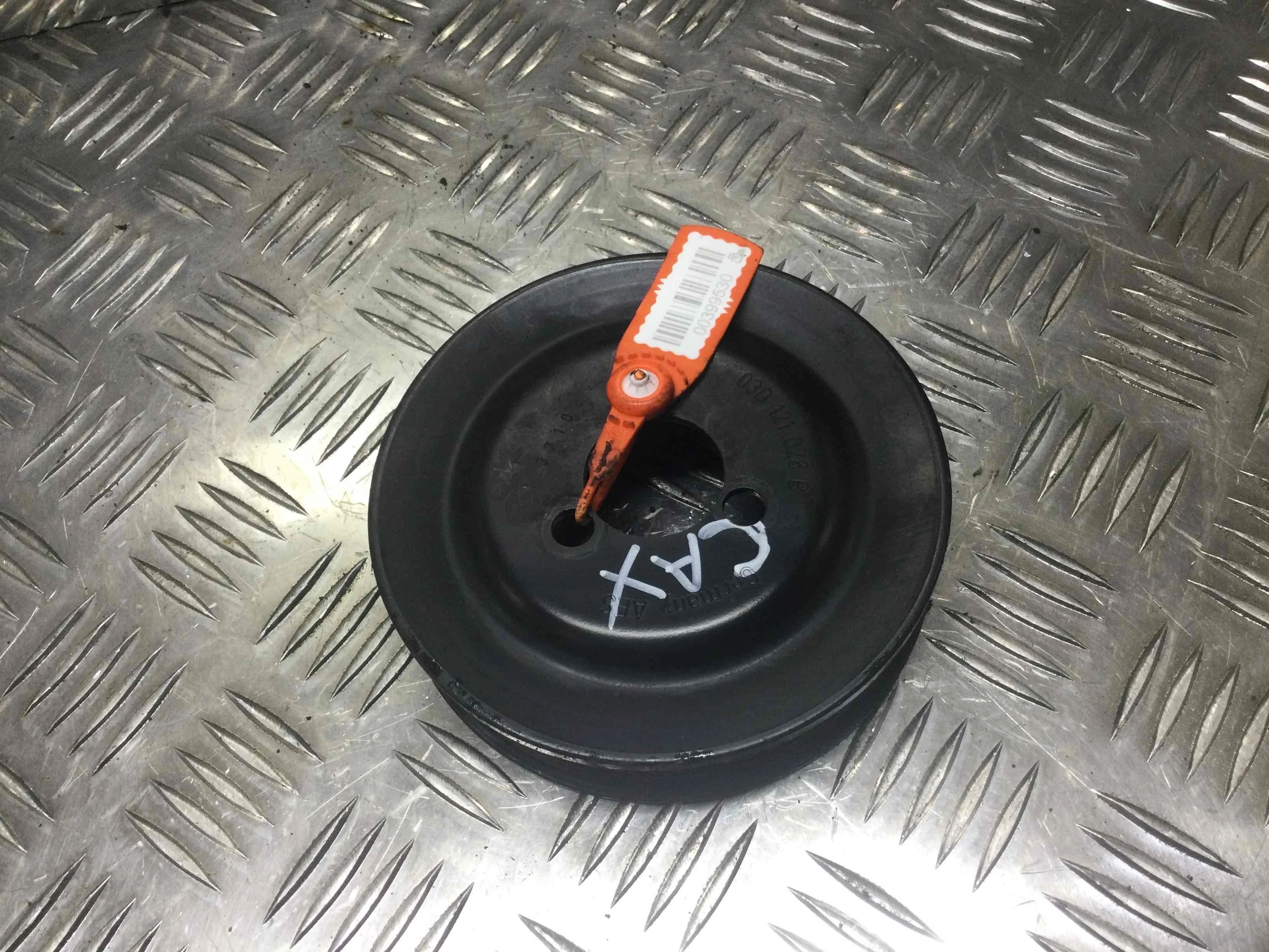 Шкив помпы Volkswagen Golf 5 поколение (2004-2009) бензин 1.4 TFSI Механика Х/б