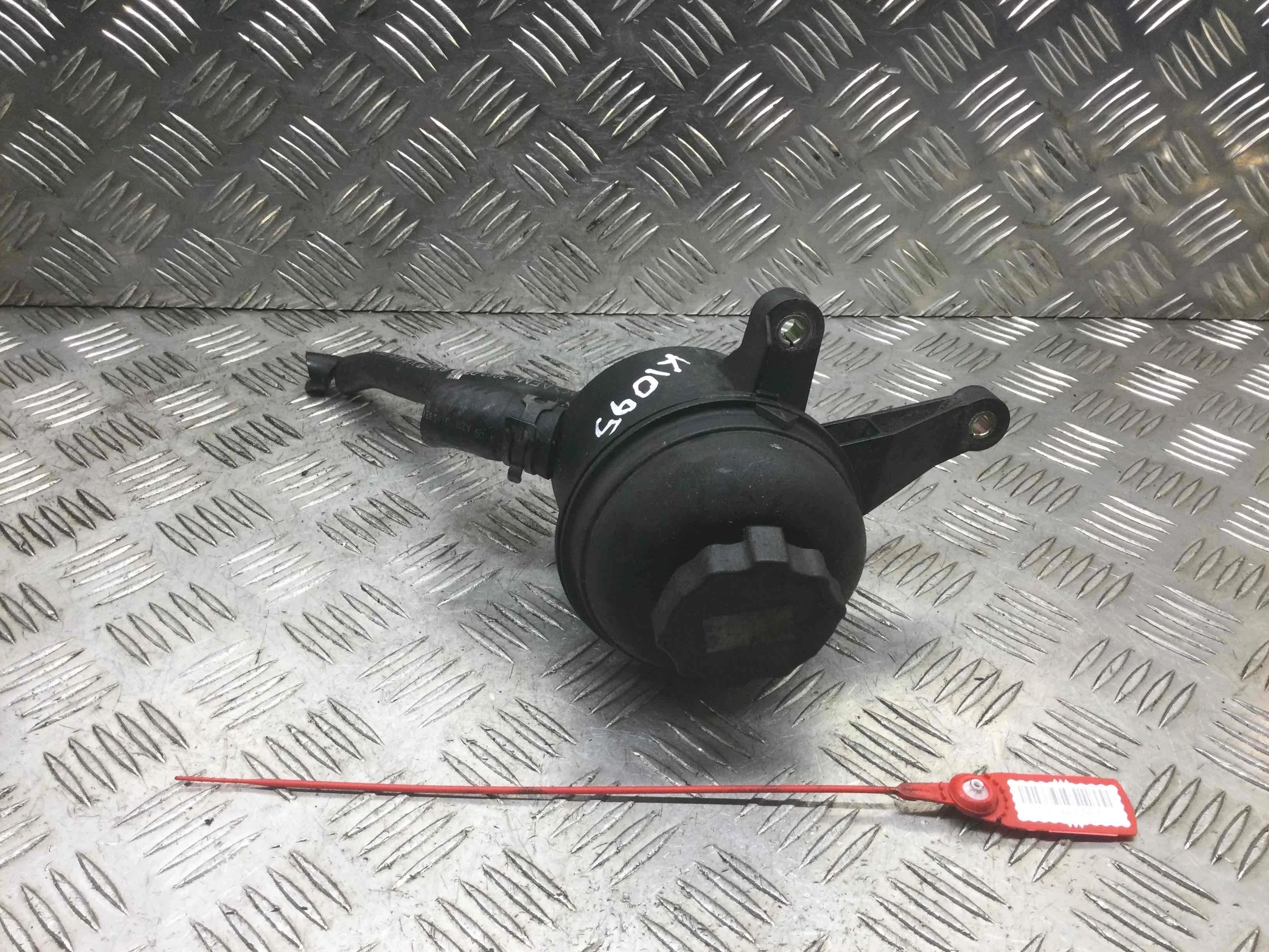 Бачок гидроусилителя Mercedes C-klasse W203/S203/CL203 [рестайлинг] (2004-2007) дизель 2.2 CDI Автомат Седан