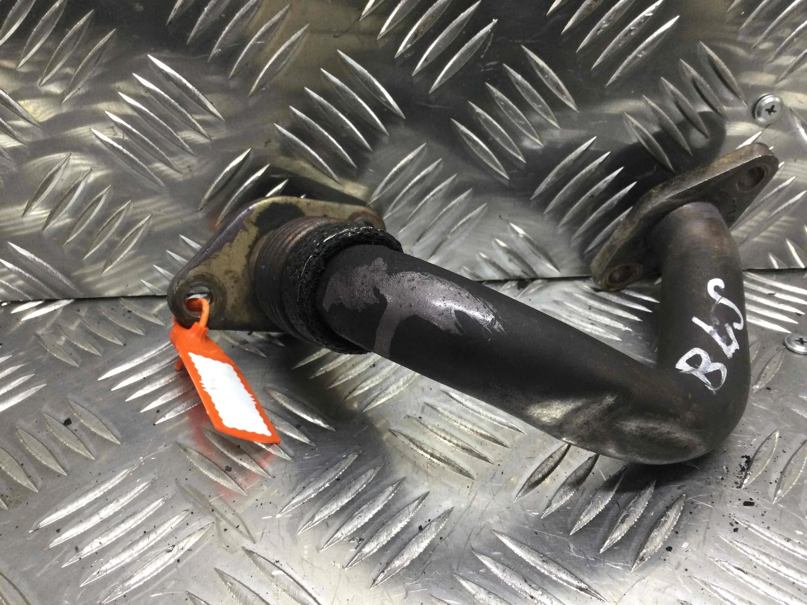 Трубка системы рециркуляции EGR Volkswagen Caddy 3 поколение (2004-2010) дизель 1.9 TDI DSG Минивэн