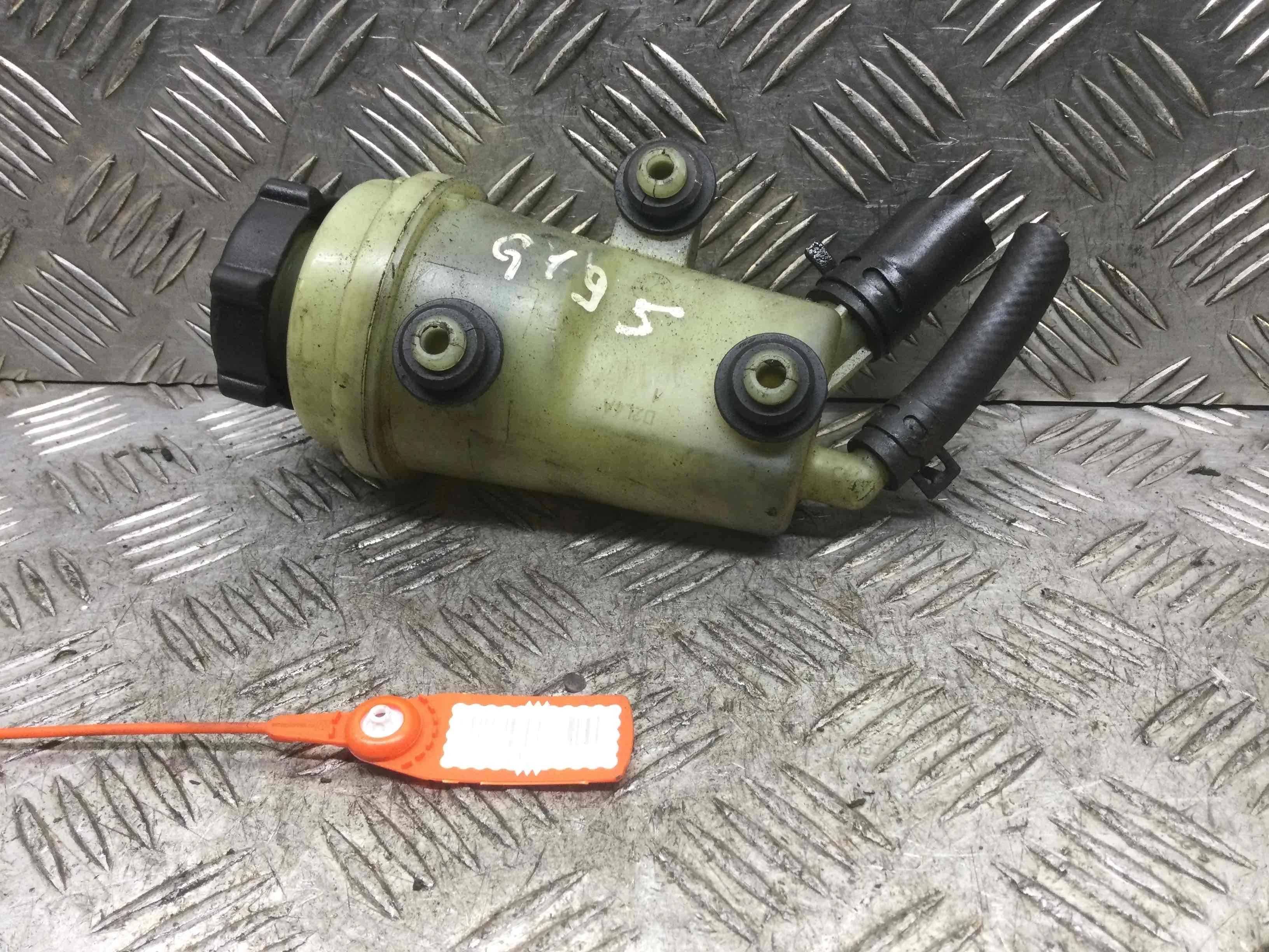 Бачок гидроусилителя Ford Focus 1 поколение [рестайлинг] (2001-2005) дизель 1.8 TDCi Механика Универсал