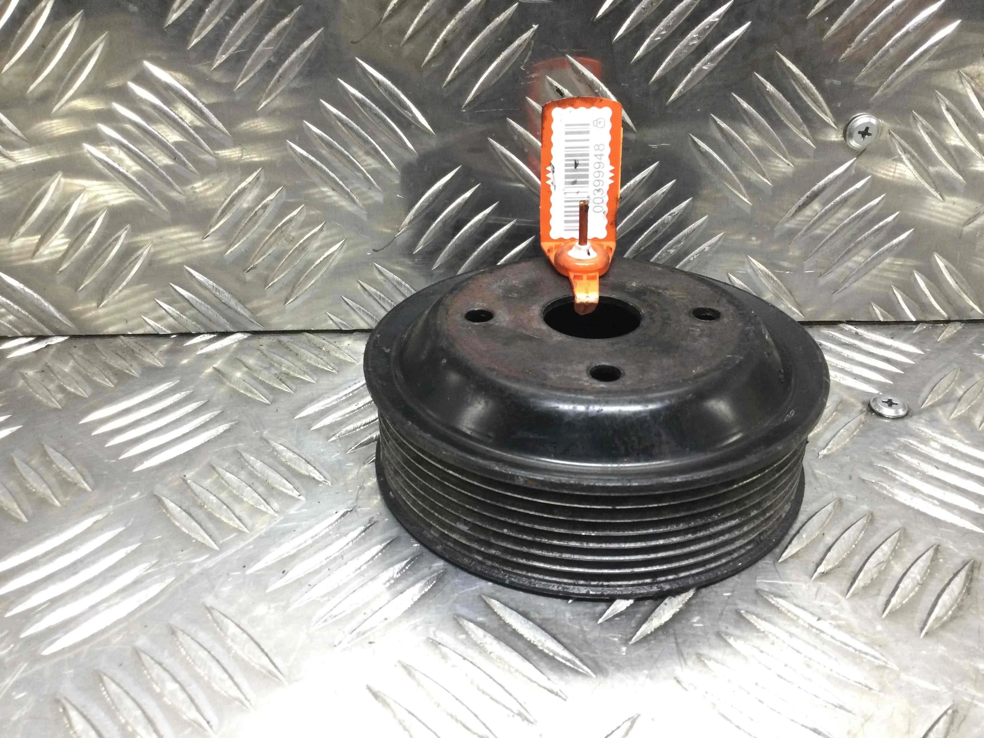 Шкив помпы Kia Sorento 1 поколение (2002-2006) дизель 2.5 CRDi Автомат