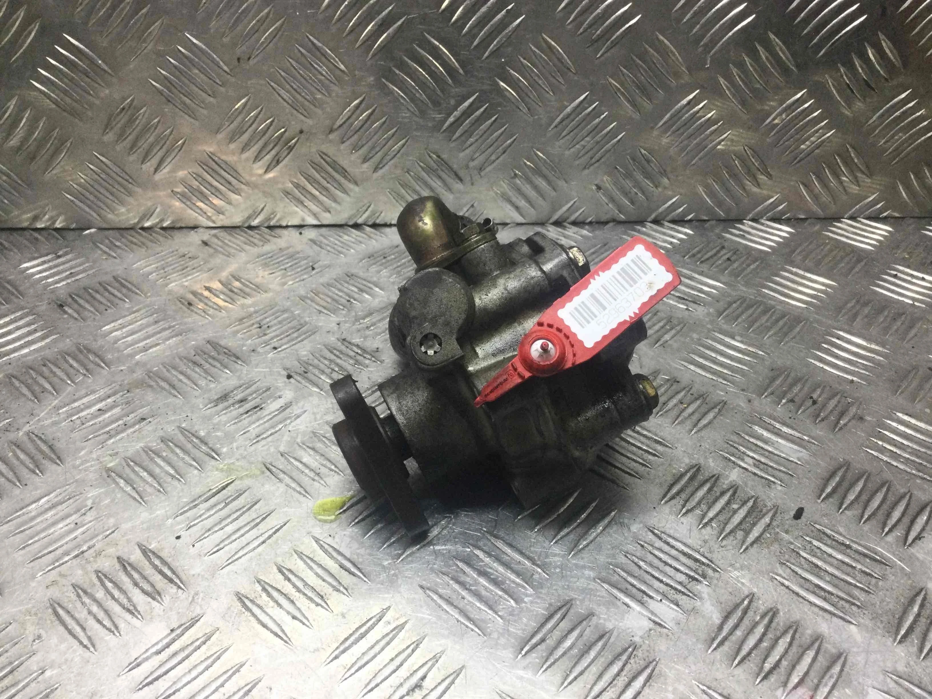 Насос гидроусилителя руля Volkswagen Passat B5 (1996-2000) бензин 1.8 i Механика Универсал