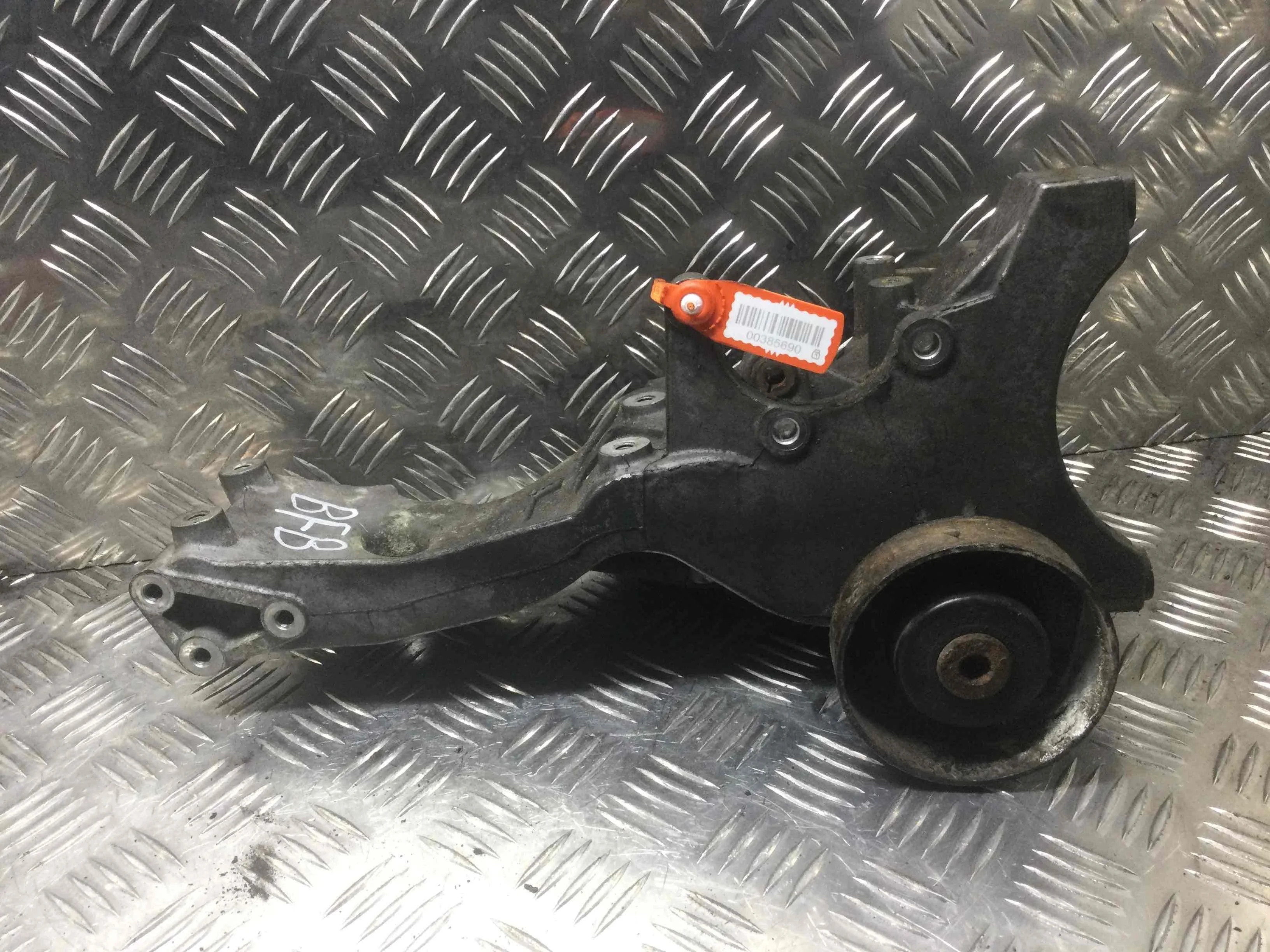 Кронштейн генератора Audi A4 B6 (2000-2005) бензин 1.8  Механика Седан