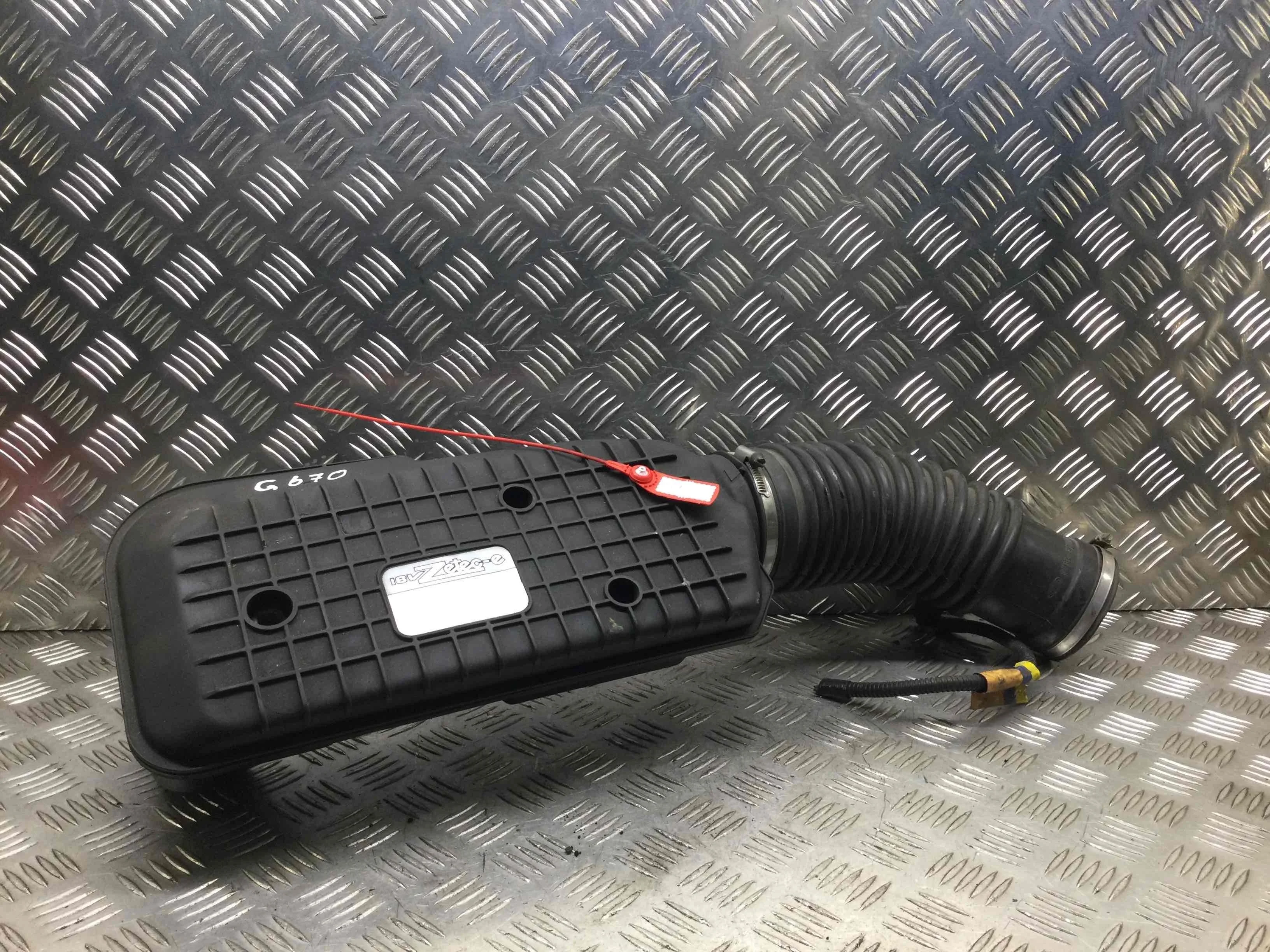 Резонатор воздушного фильтра Ford Mondeo 2 поколение (1996-2000) бензин 1.6 i Механика Седан