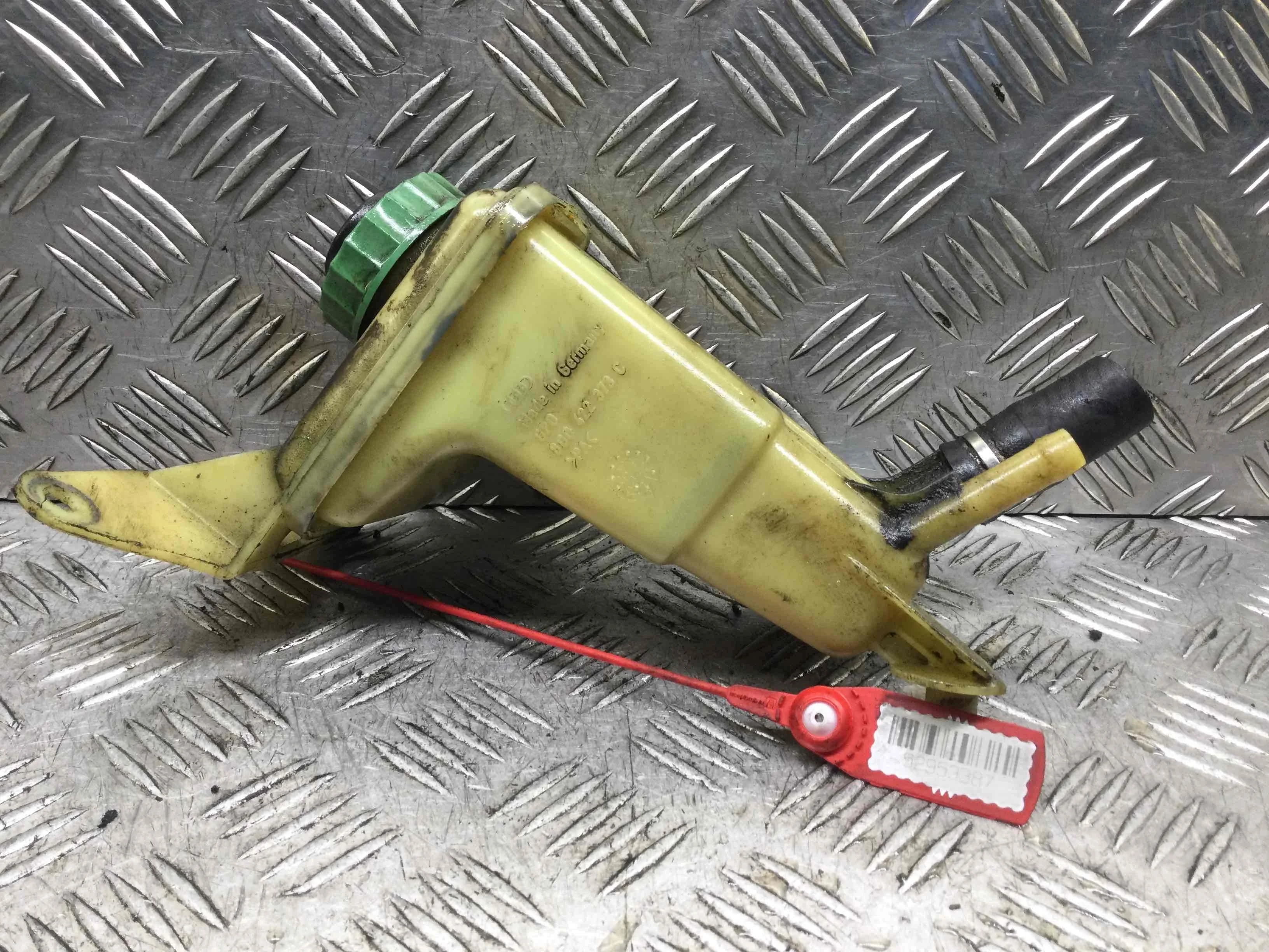 Бачок гидроусилителя Volkswagen Passat B5 (1996-2000) бензин 1.8 i Механика Универсал