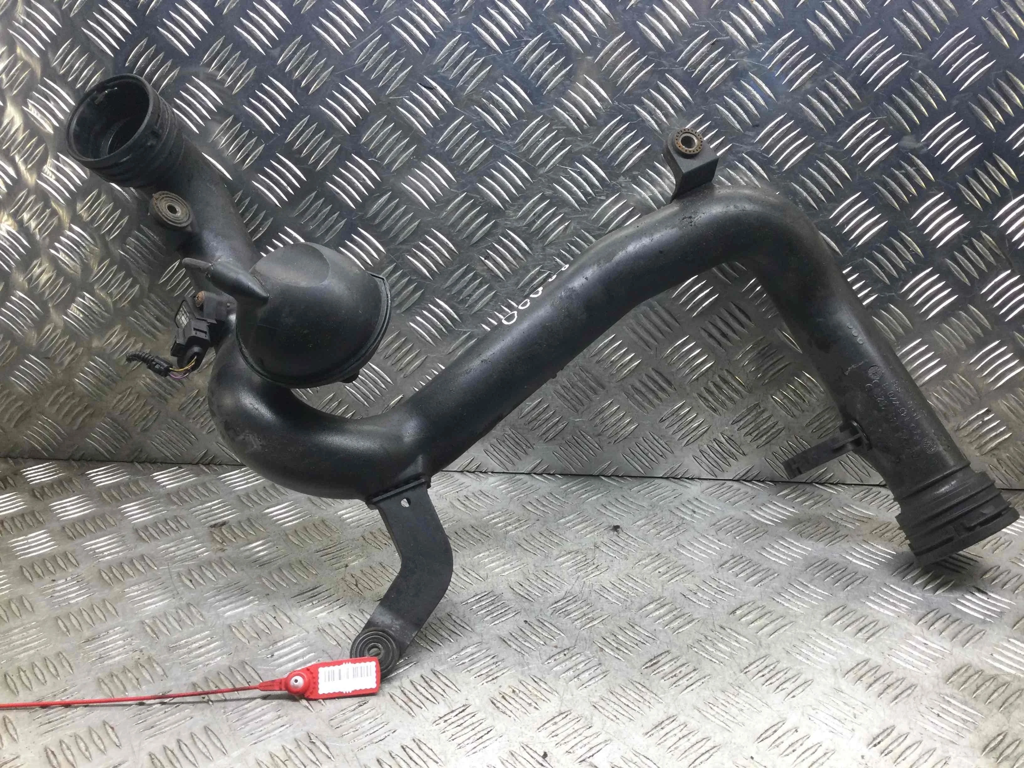 Патрубок воздушного фильтра Volkswagen Touran 1 поколение [рестайлинг] (2006-2010) дизель 1.9 TDI Механика Минивэн