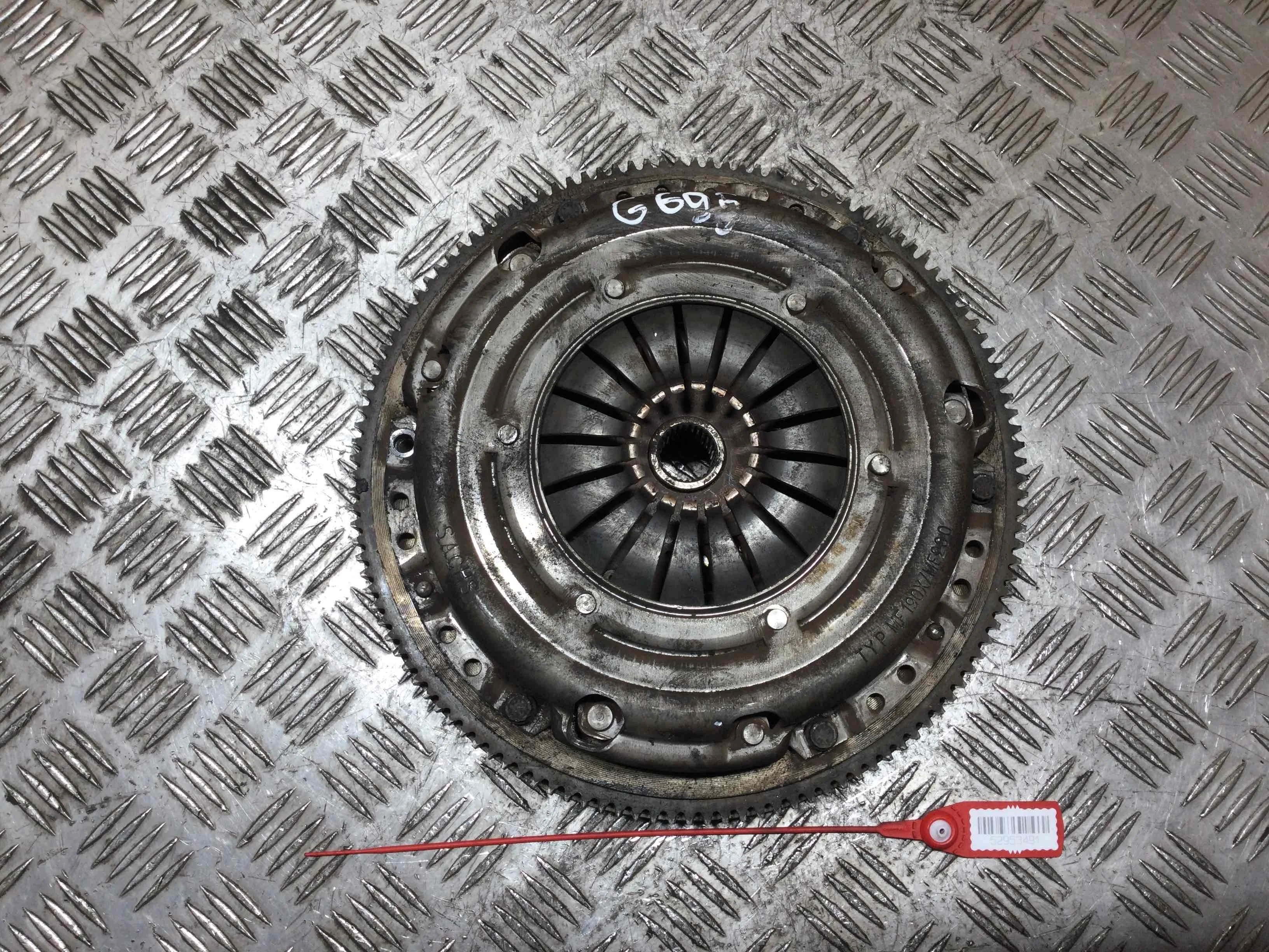 Маховик Volkswagen Fox 1 поколение (2003-2009) бензин 1.2 i Механика Х/б