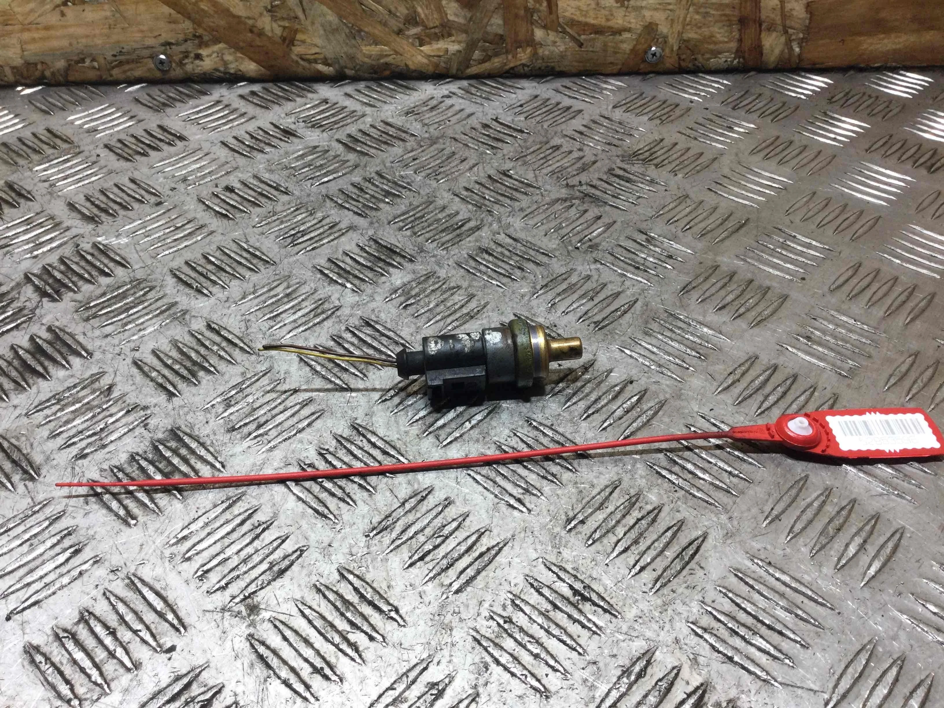 Датчик температуры Volkswagen Golf 6 поколение (2008-2015) дизель 2.0 TDI DSG Универсал