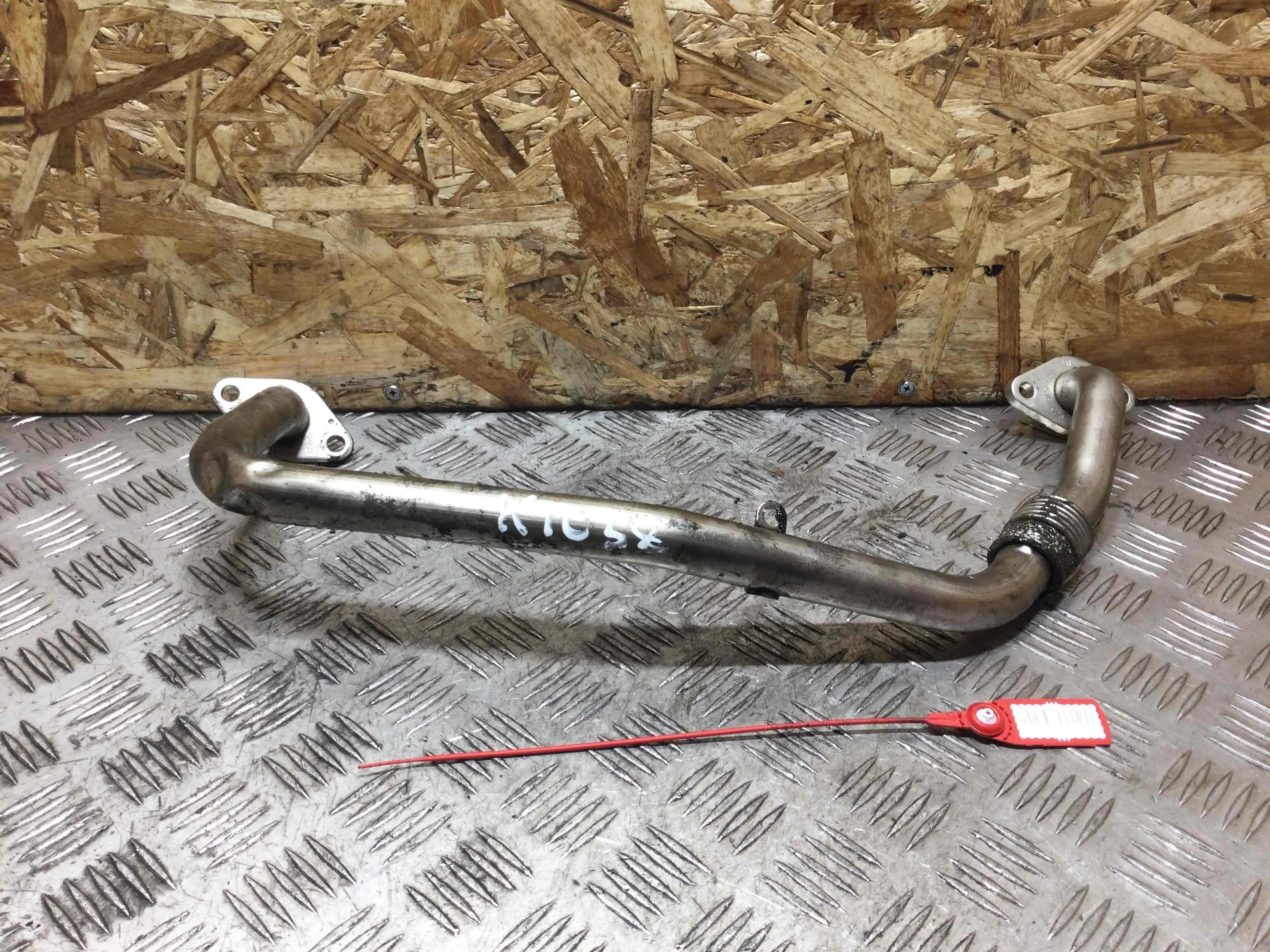 Трубка системы рециркуляции EGR Volkswagen Passat B6 (2005-2010) дизель 2.0 TDI DSG Седан