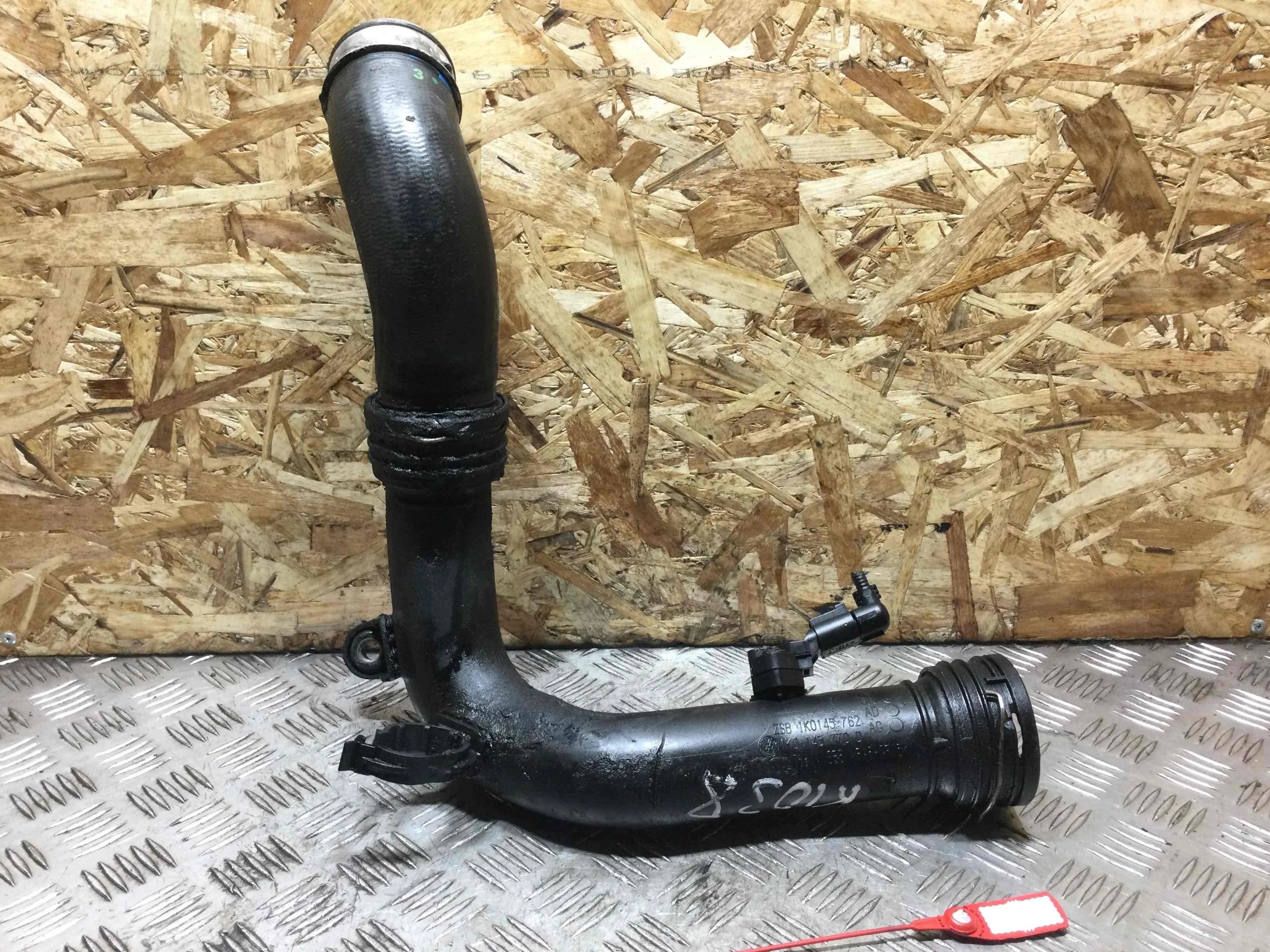 Патрубок интеркулера Volkswagen Passat B6 (2005-2010) дизель 2.0 TDI DSG Седан