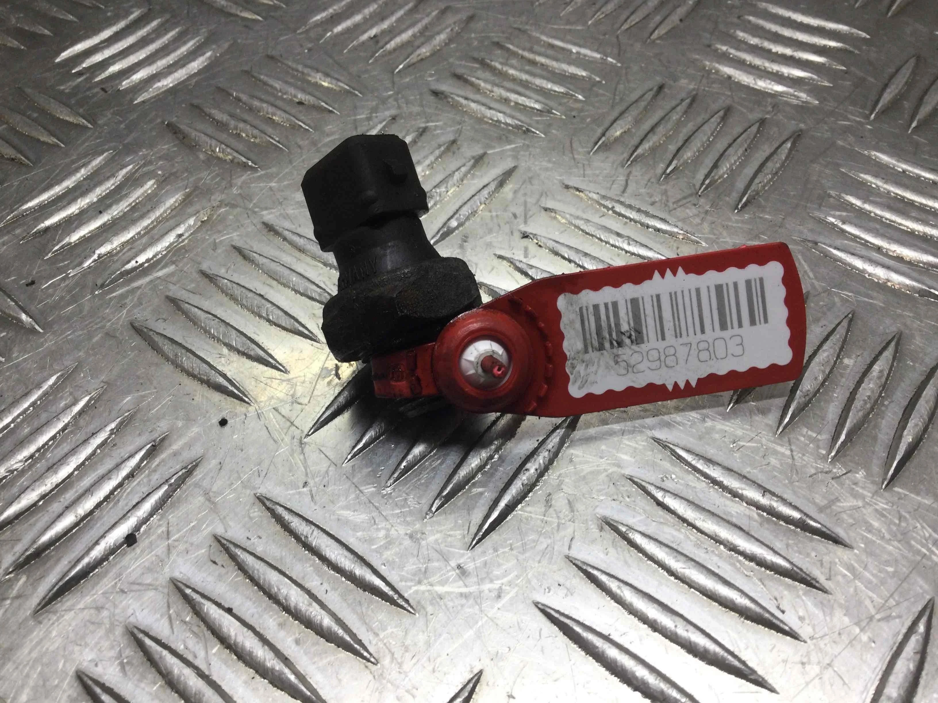 Датчик давления масла BMW 3-Series 3-Series E90/E91/E92/E93 2005 - 2010 дизель 2.0 TDI Механика Седан