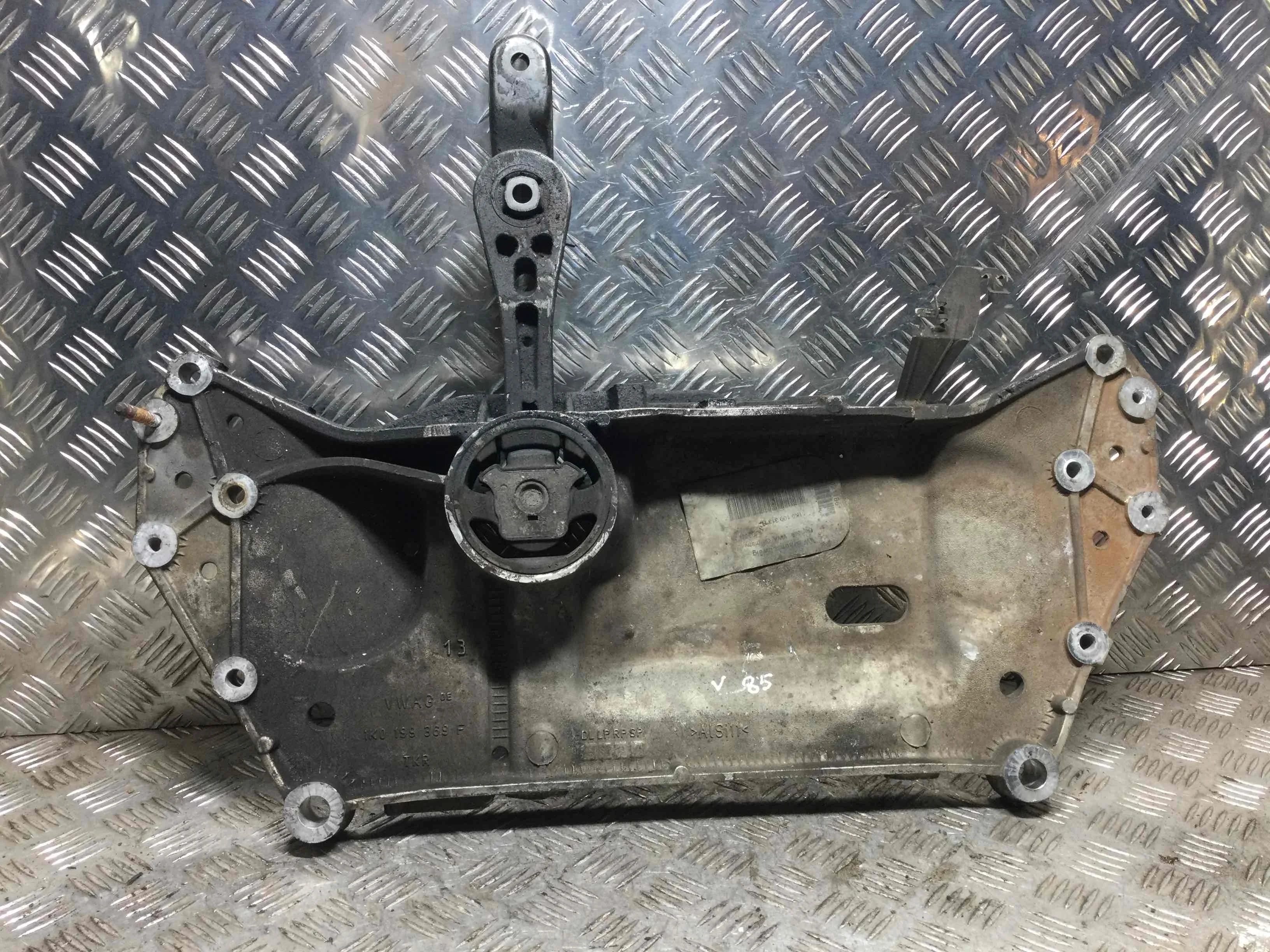 Балка подвески передняя (подрамник) Volkswagen Touran 1 поколение (2003-2006) дизель 1.9 TDI Механика Минивэн