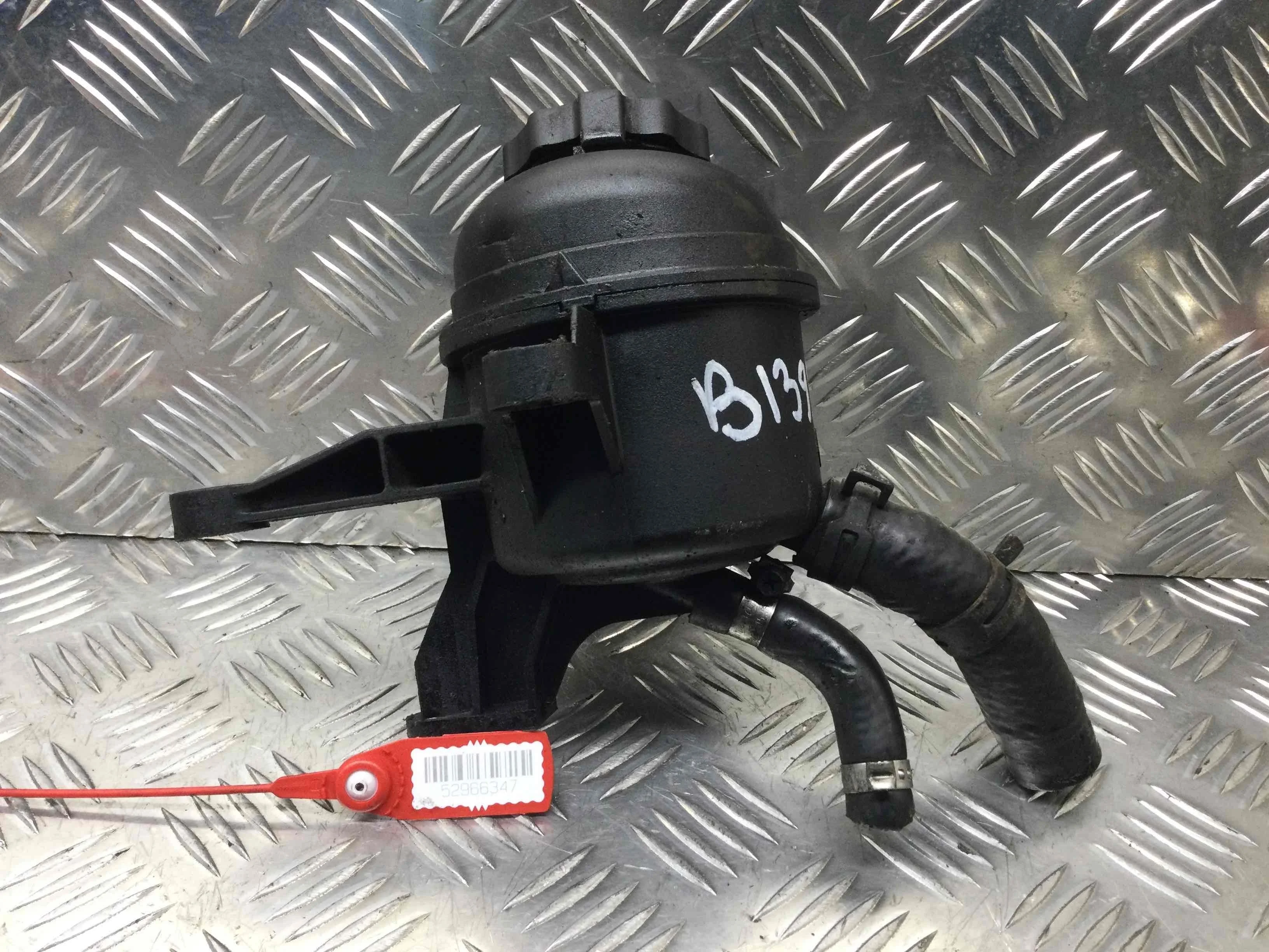 Бачок гидроусилителя Mercedes C-klasse W203/S203/CL203 (2000-2004) дизель 2.2 CDI Механика Микроавтобус