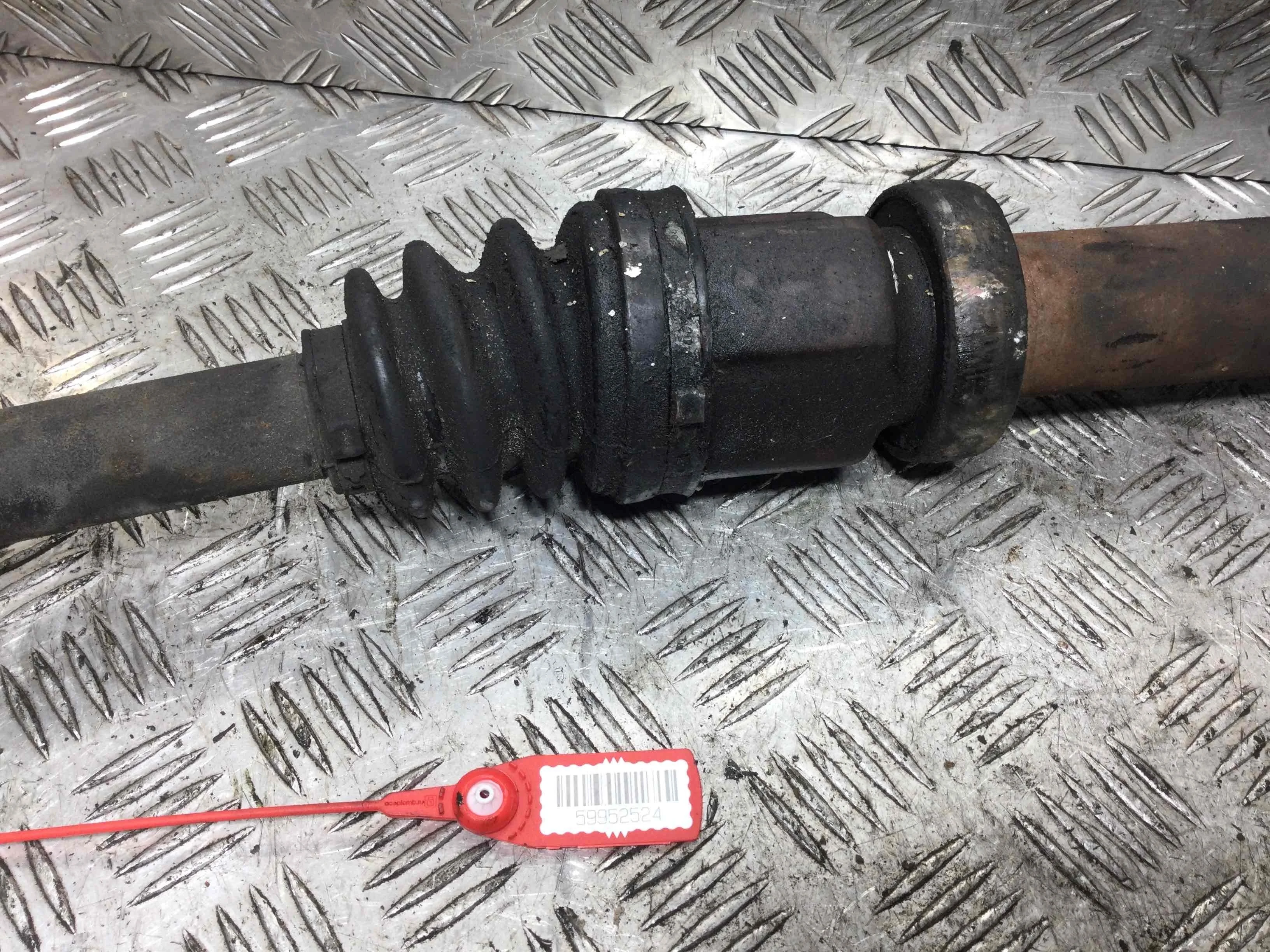 Полуось передняя правая (приводной вал, ШРУС) Ford Focus 1 поколение (1998-2001) бензин 1.8 i Механика 3-дв, купе