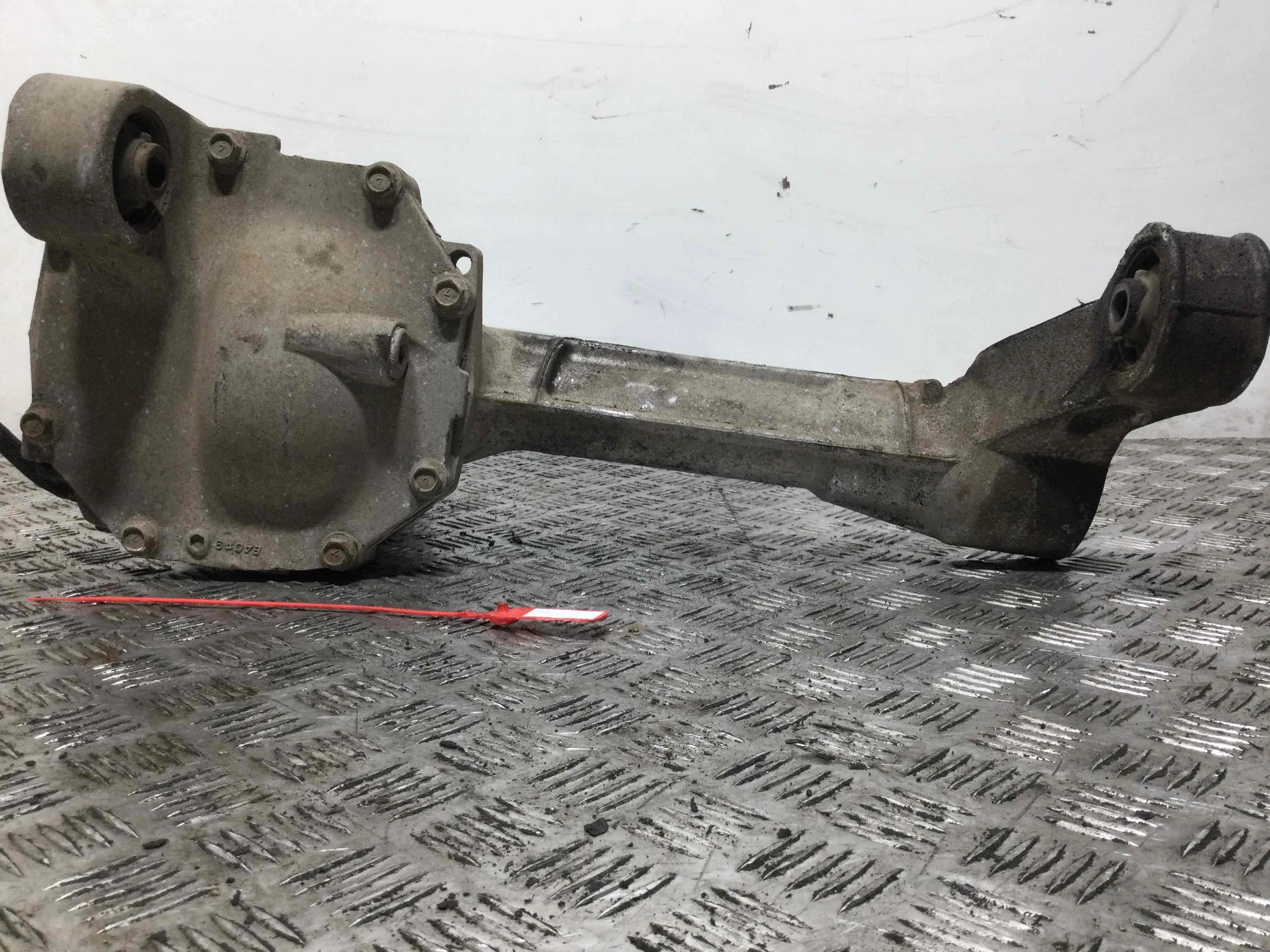 Редуктор переднего моста Nissan Navara D40 (2005-2010) дизель 2.5  Механика