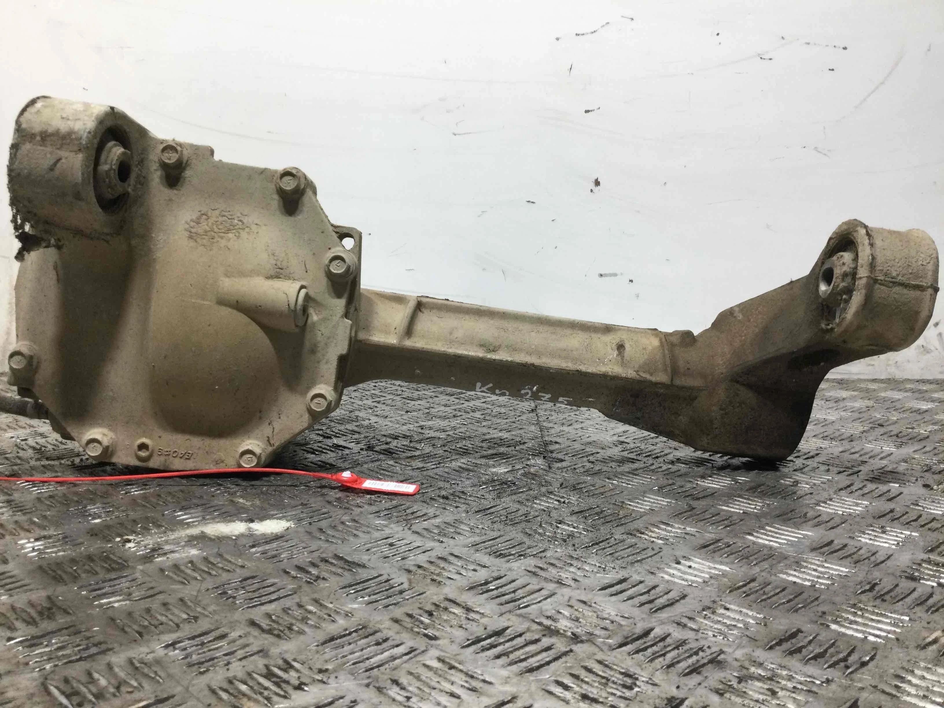 Редуктор переднего моста Nissan Navara D40 (2005-2010) дизель 2.5  Механика