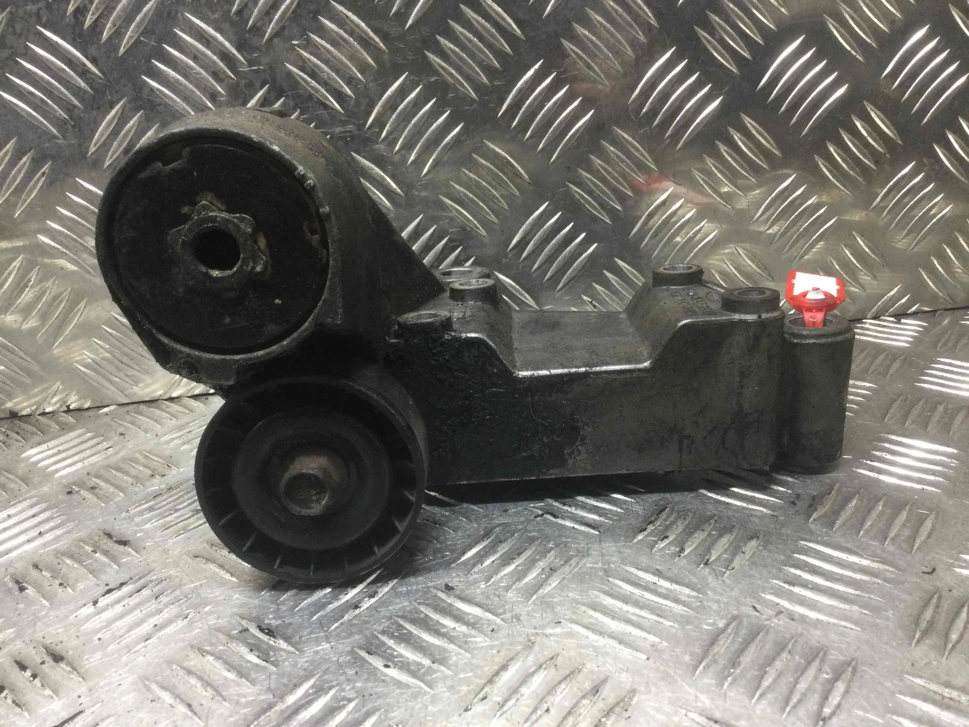 Кронштейн Ford Focus 1 поколение [рестайлинг] (2001-2005) дизель 1.8 TDCi Механика Универсал