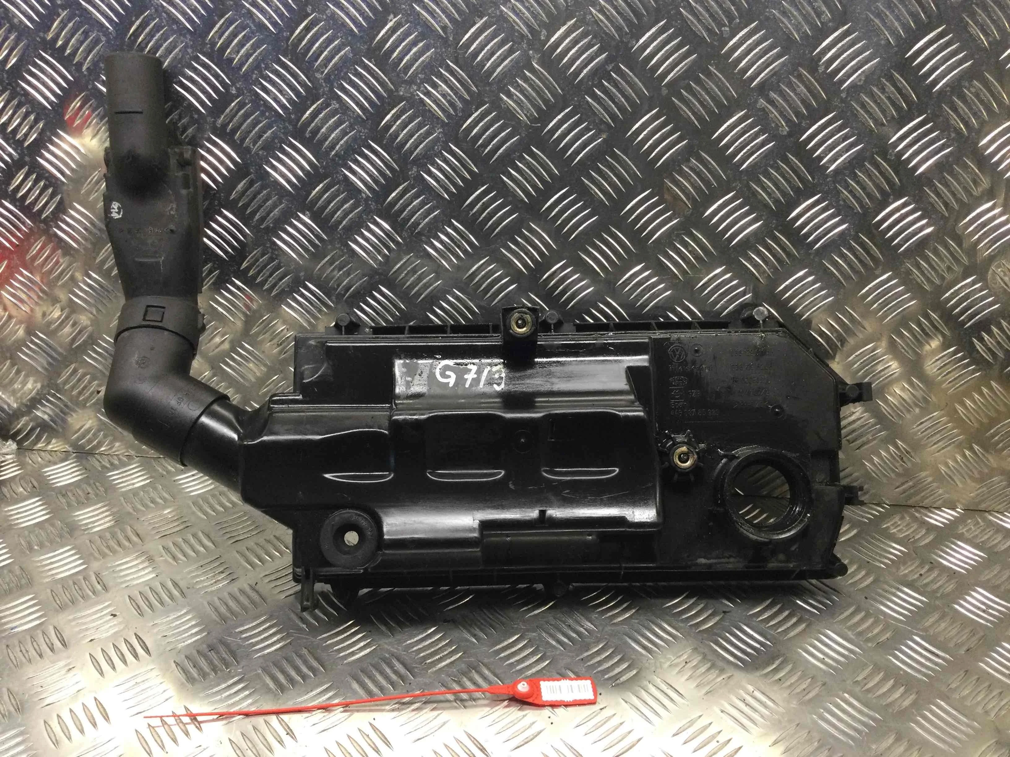 Корпус воздушного фильтра Volkswagen Golf 4 поколение (1997-2004) бензин 1.4 i Механика Х/б