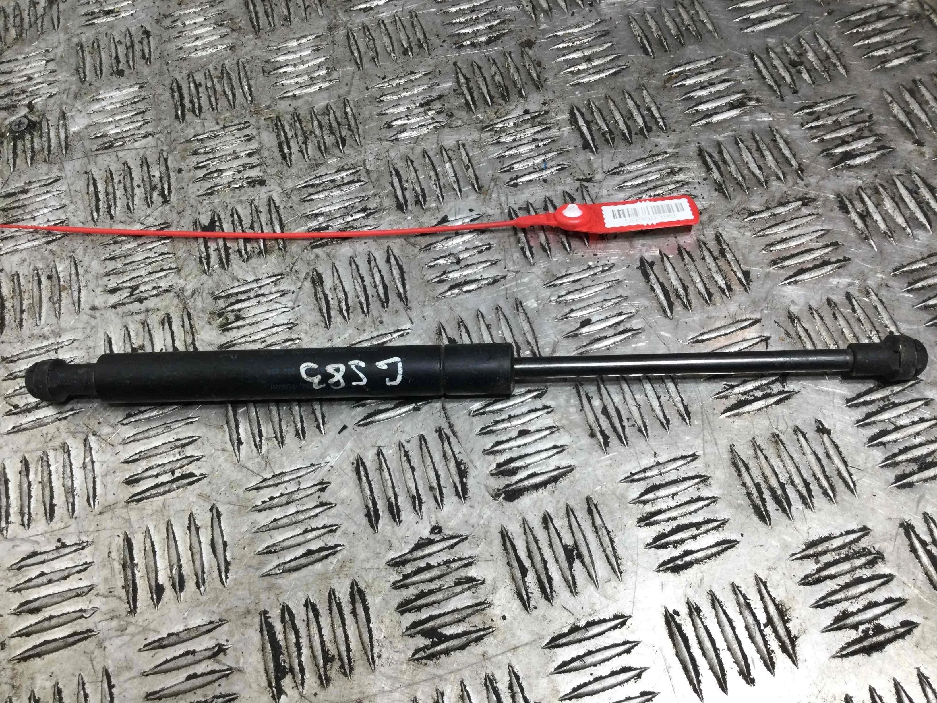 Амортизатор крышки багажника (3-5 двери) BMW 3-Series 3-Series E46 1998 - 2006 бензин 1.8 i Механика Универсал