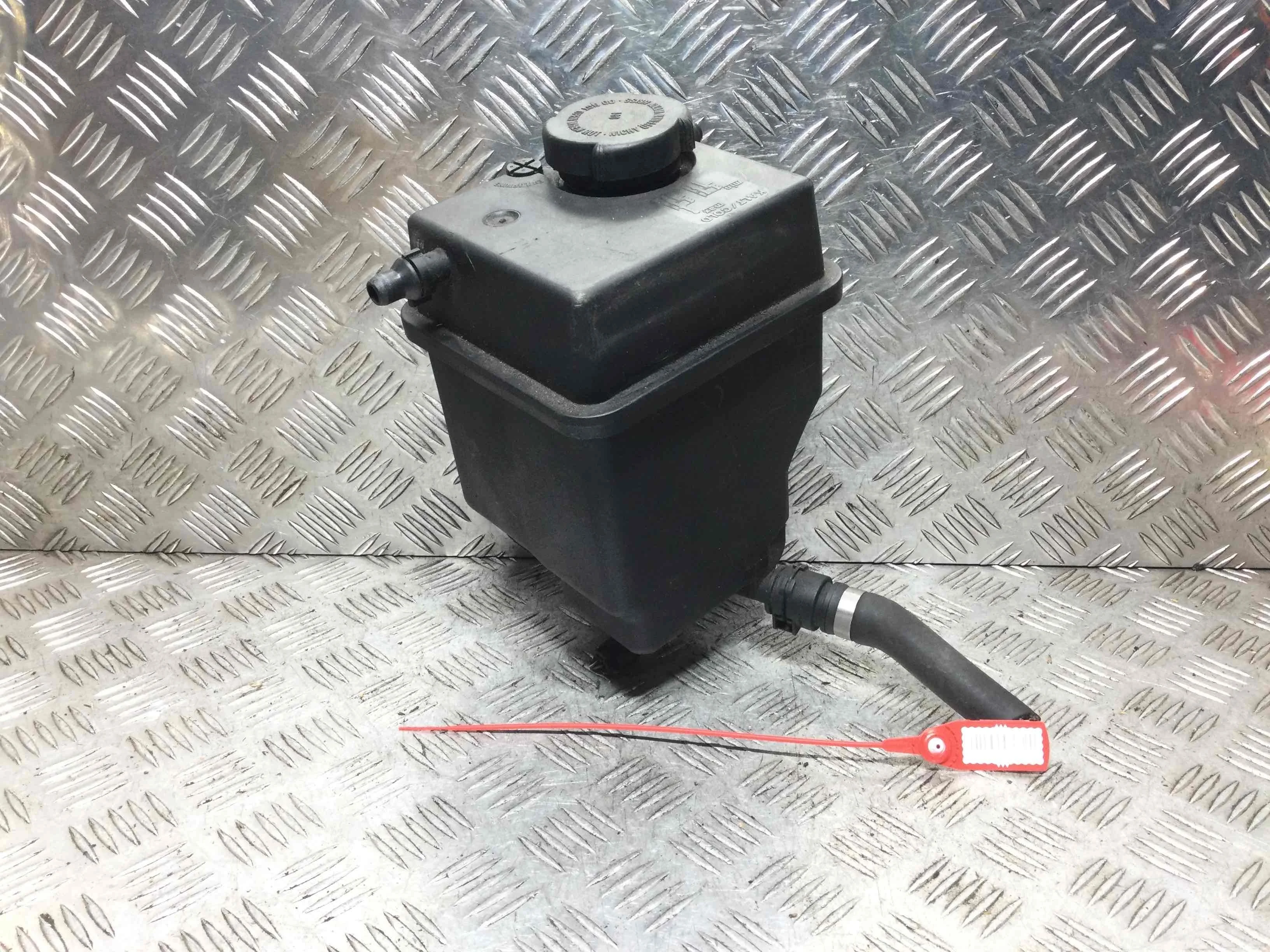 Бачок расширительный   X3 E83 рейстайлинг 2006-2010 дизель 2.0 TDI