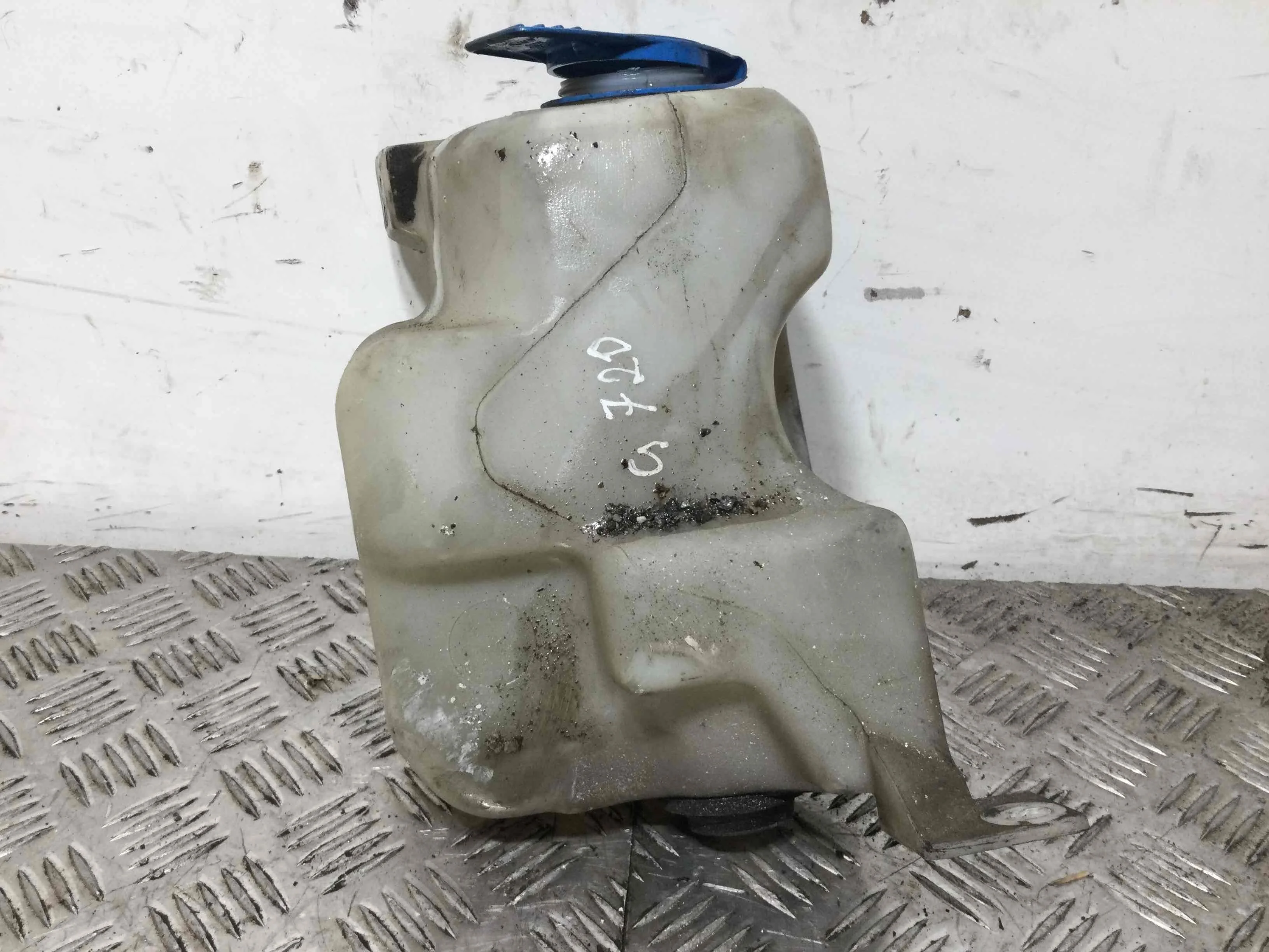 Бачок омывателя Volkswagen Golf 4 поколение (1997-2004) бензин 2.0 i Механика Х/б