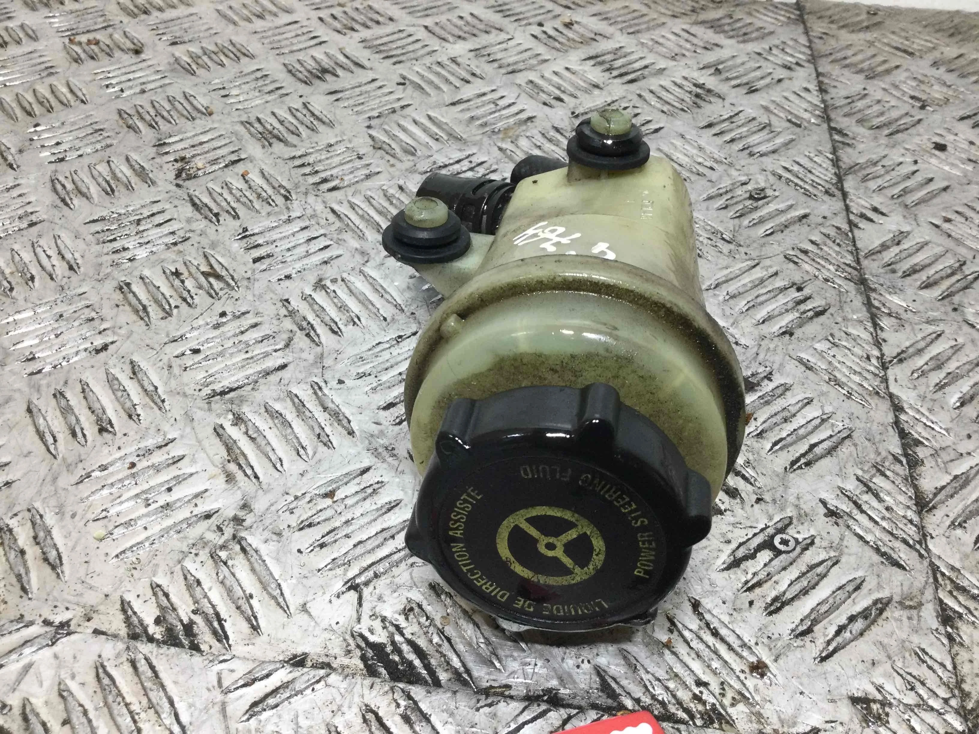 Бачок гидроусилителя Ford Focus 1 поколение (1998-2001) бензин 1.6 i Механика Х/б