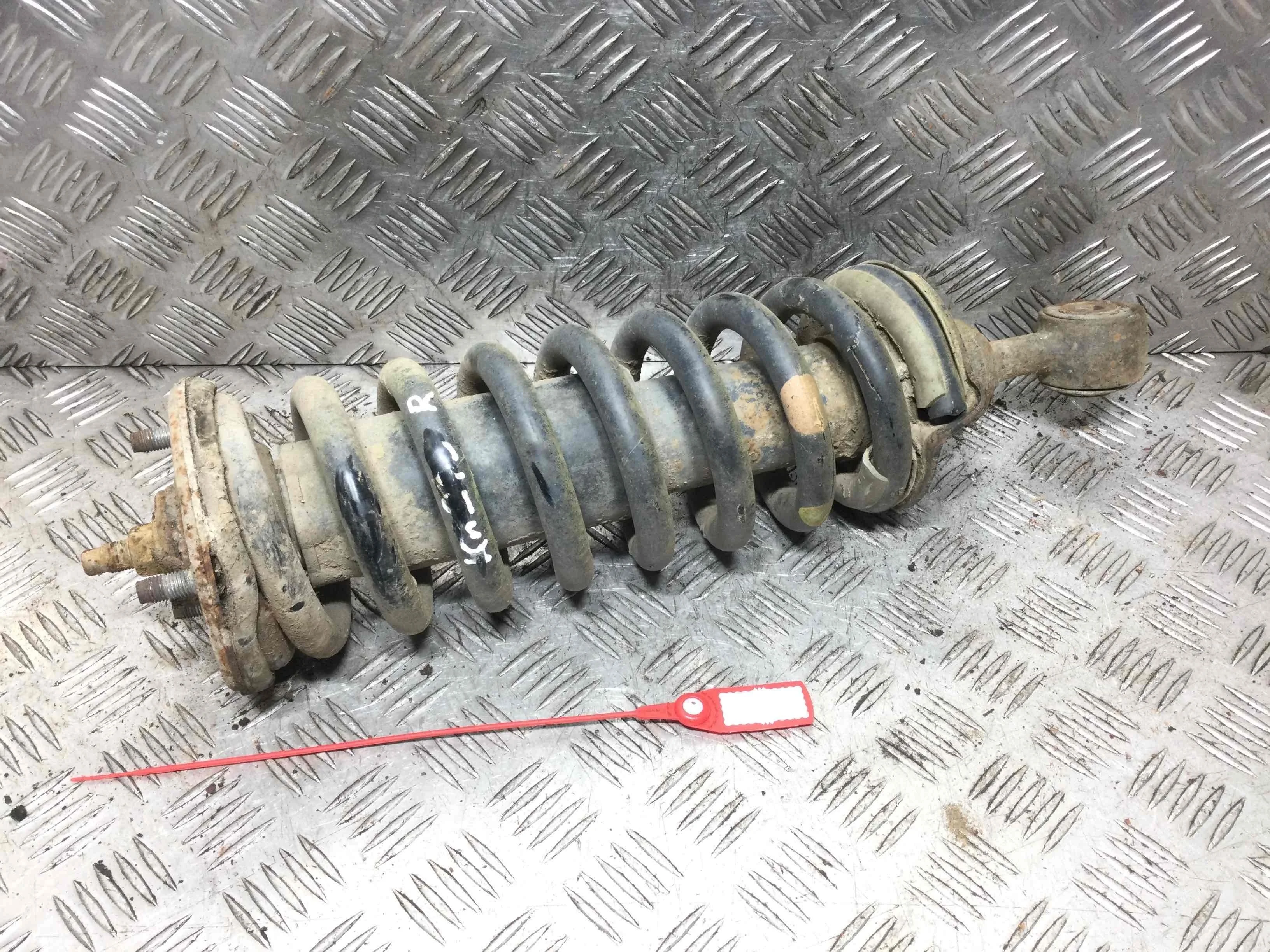 Стойка передняя правая Nissan Navara D40 (2005-2010) дизель 2.5  Механика