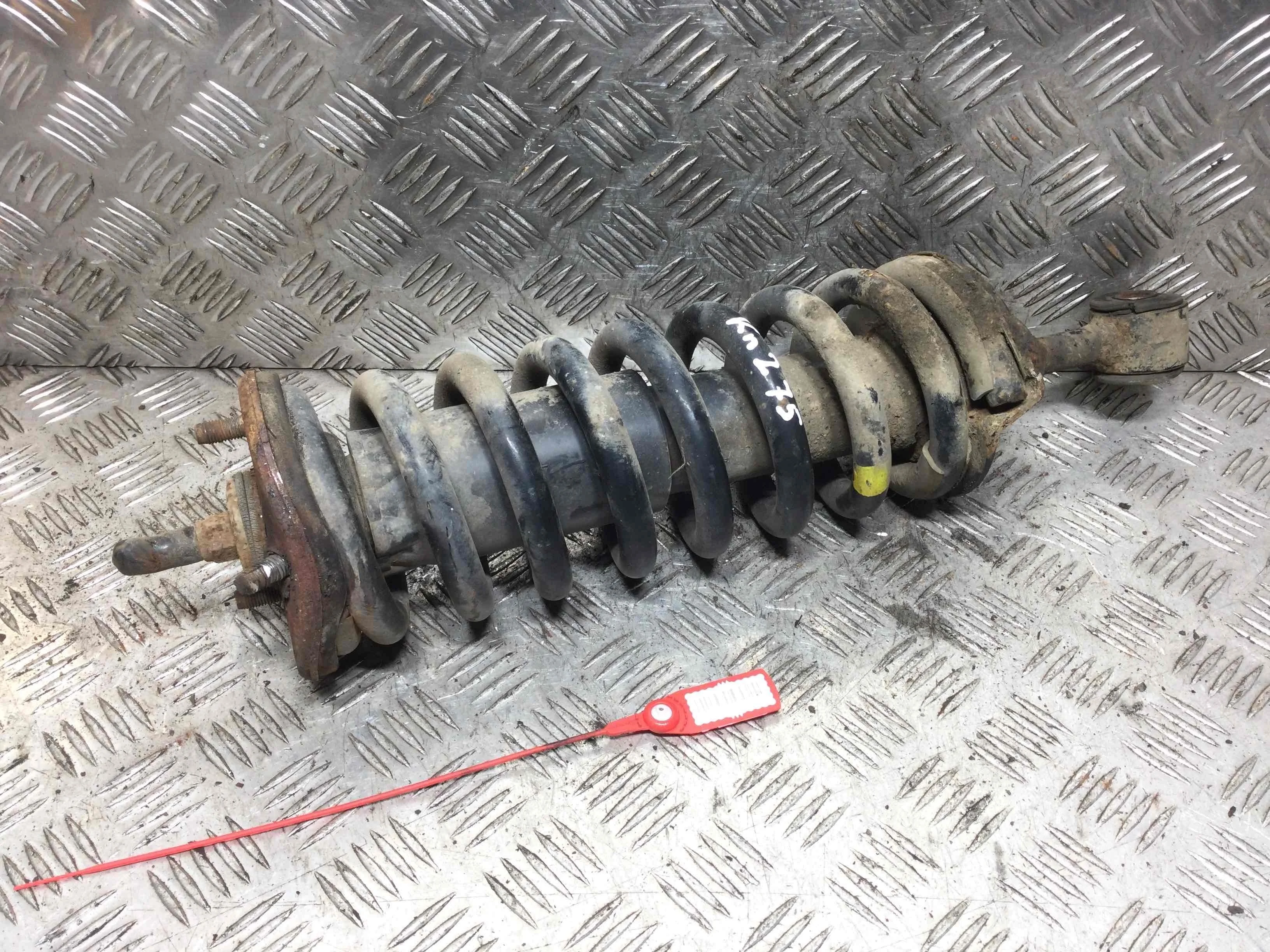 Стойка передняя правая Nissan Navara D40 (2005-2010) дизель 2.5  Механика