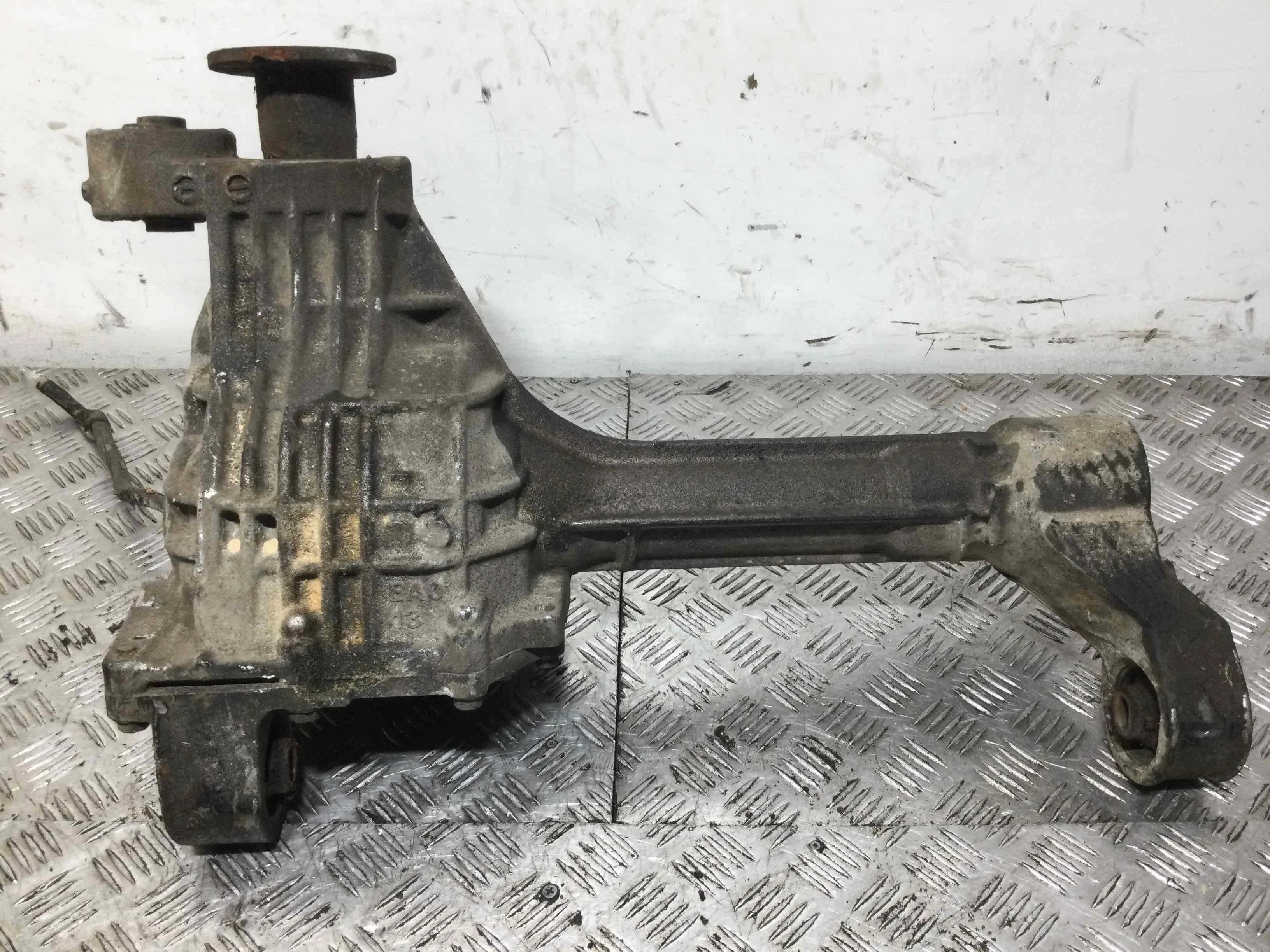 Редуктор переднего моста Nissan Navara D40 (2005-2010) дизель 2.5  Механика