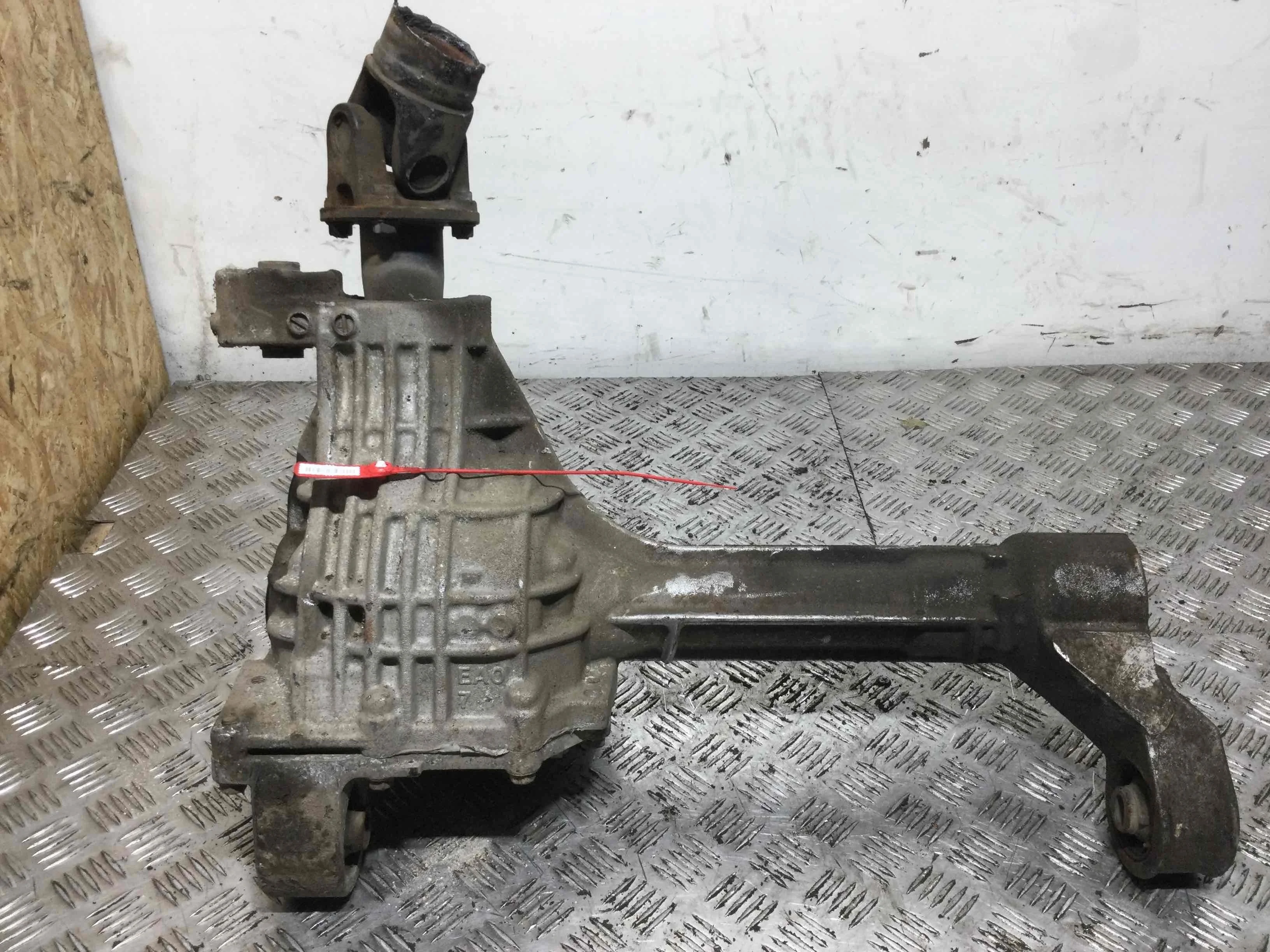 Редуктор переднего моста Nissan Navara D40 (2005-2010) дизель 2.5  Механика