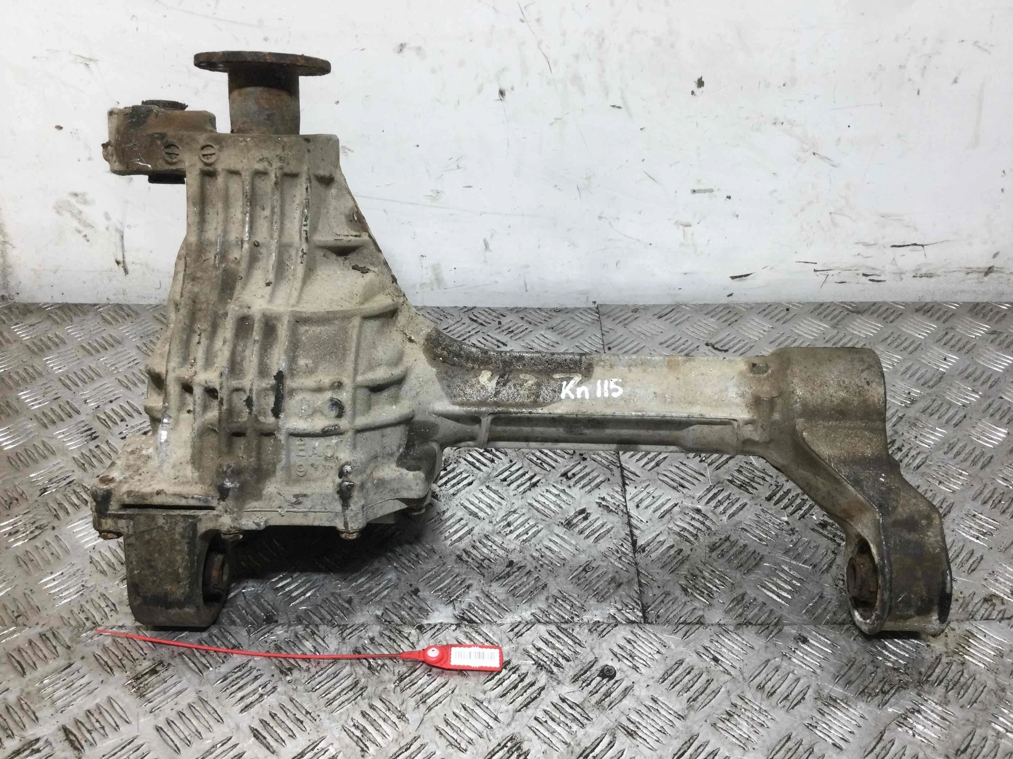 Редуктор переднего моста Nissan Navara D40 (2005-2010) дизель 2.5 DCI Механика