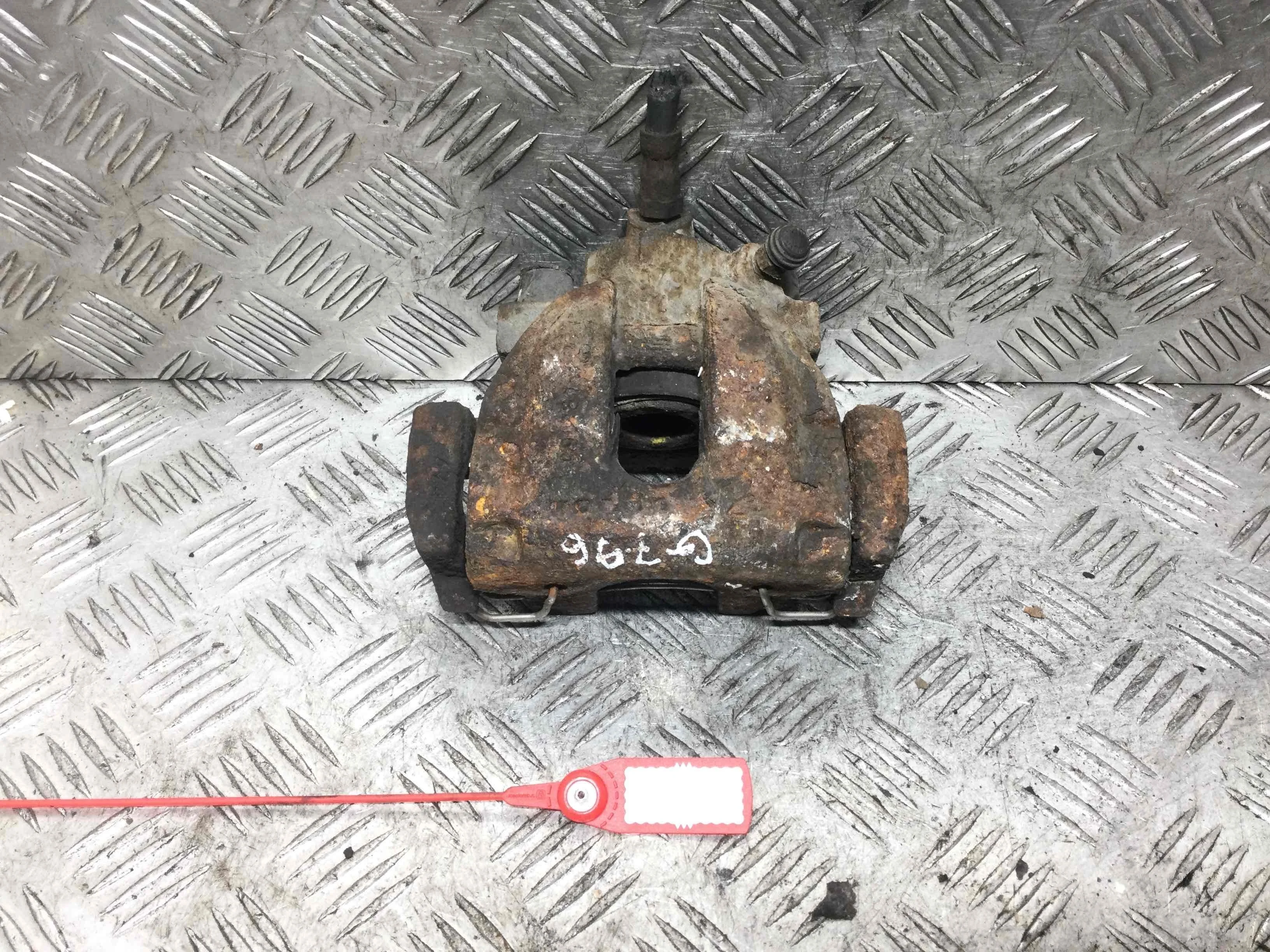 Суппорт задний левый Volvo V70 1 поколение (1997-2000) бензин 2.4 i Механика Седан